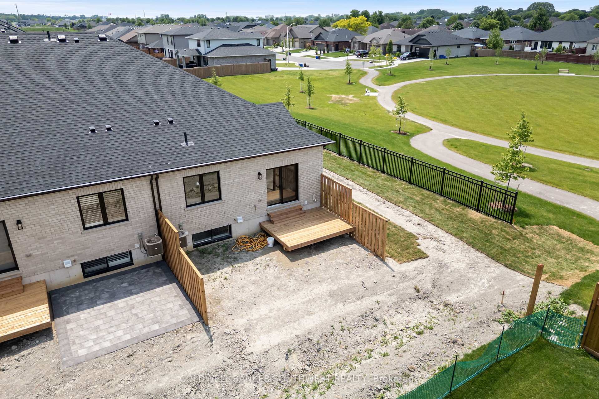 Photo 38 of 414 Anise Lane, Sarnia — HOMEH