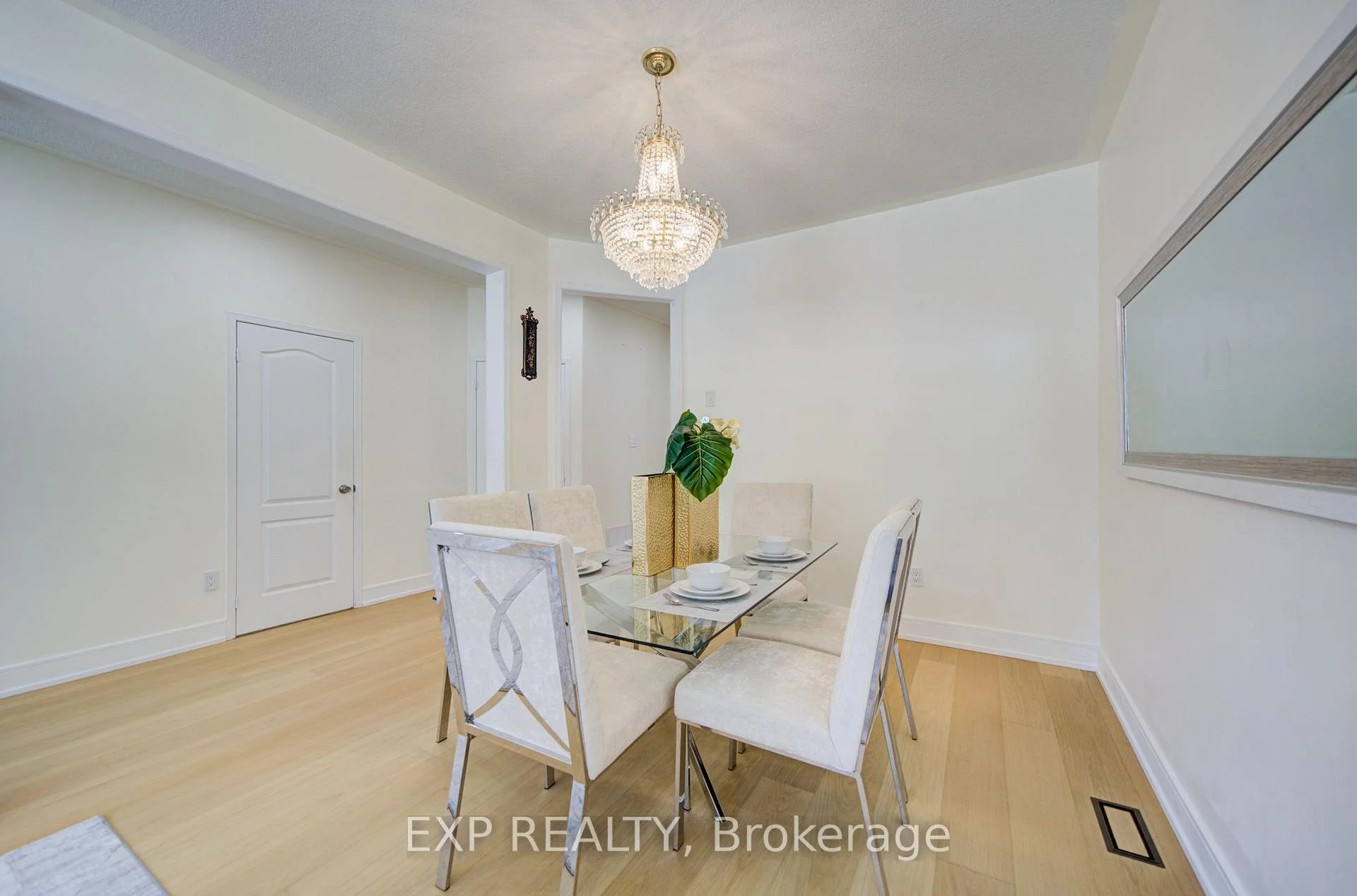 Photo 7 of 13 Kenilworth Gate, Markham, Cornell — HOMEH