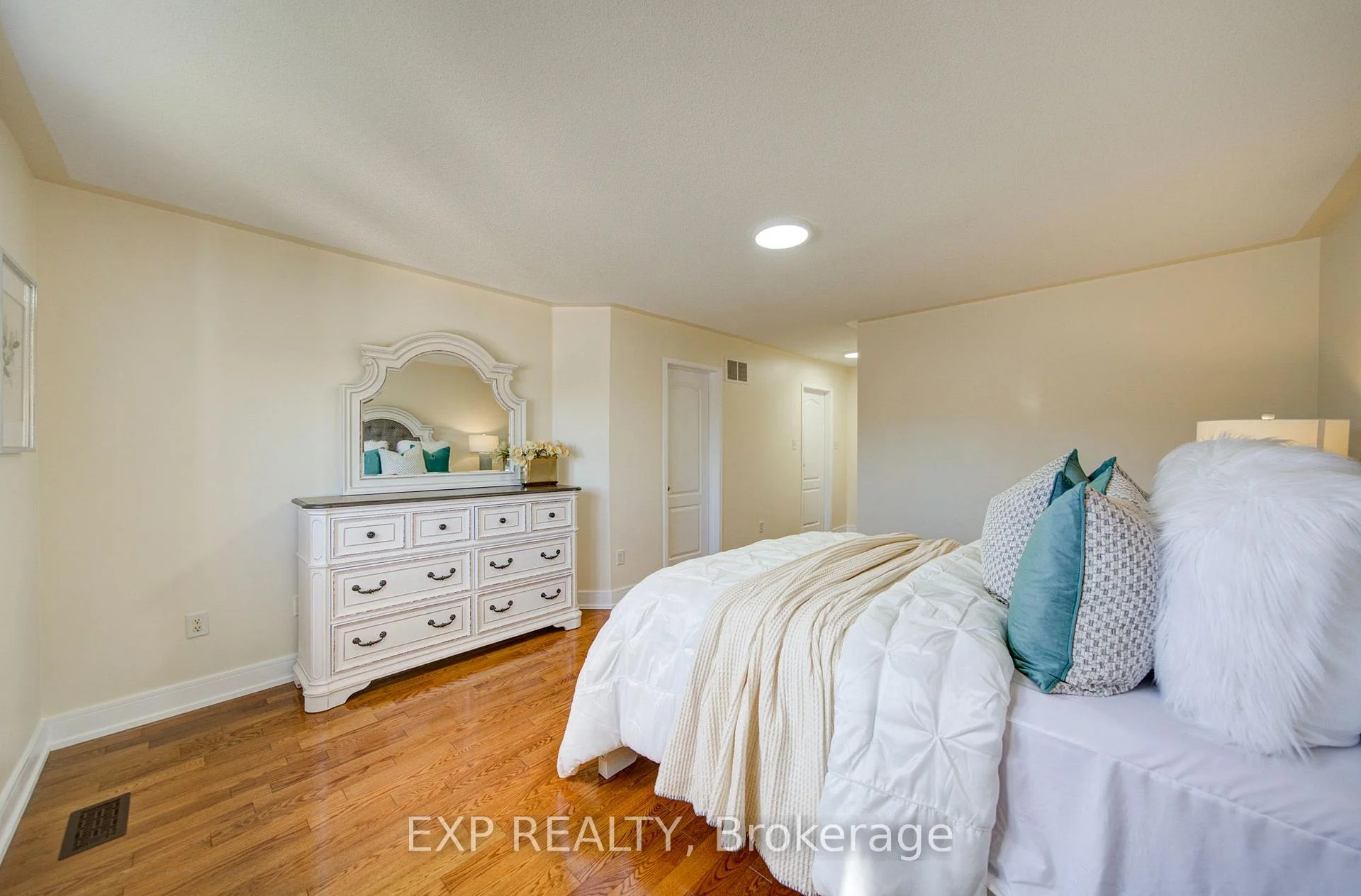 Photo 36 of 13 Kenilworth Gate, Markham, Cornell — HOMEH