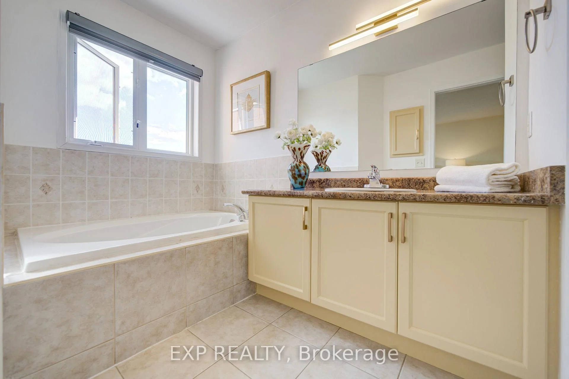 Photo 38 of 13 Kenilworth Gate, Markham, Cornell — HOMEH