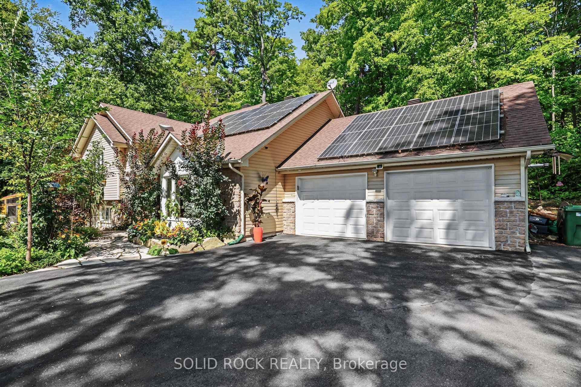 Photo 3 of 712 Flat Rapids Road, McNab/Braeside, Mcnab/Braeside Twps — HOMEH