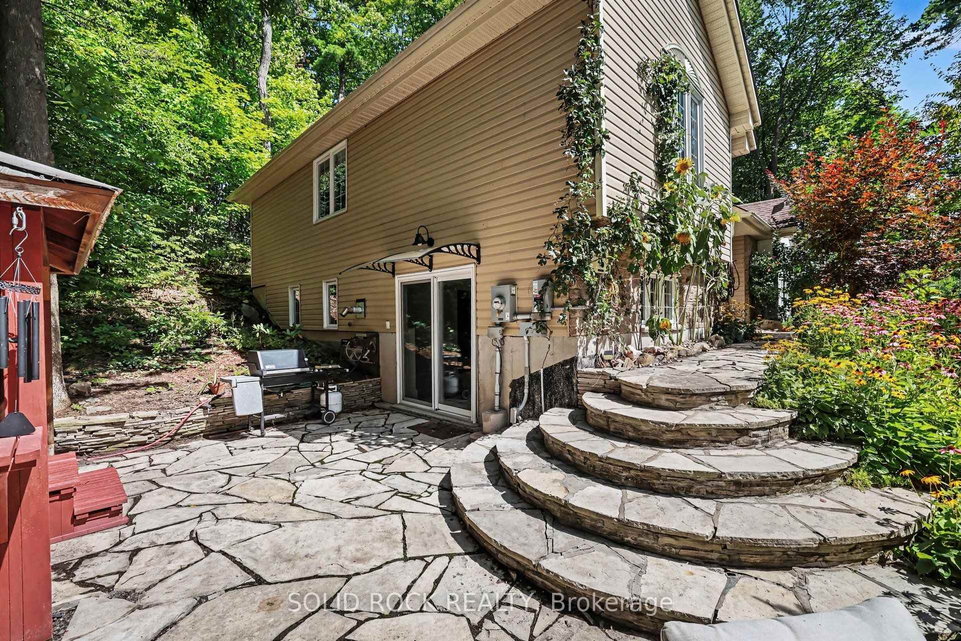 Photo 7 of 712 Flat Rapids Road, McNab/Braeside, Mcnab/Braeside Twps — HOMEH