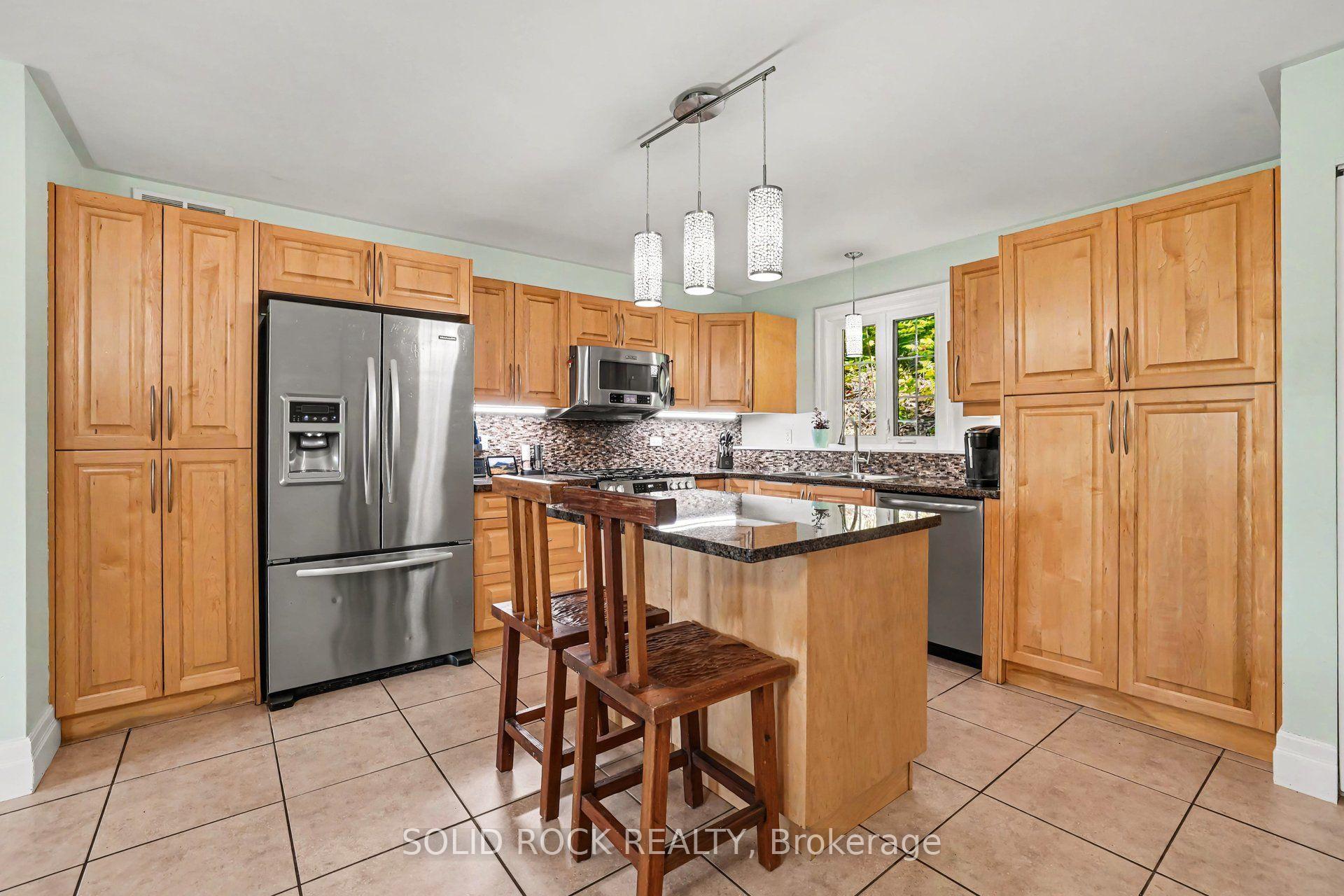 Photo 21 of 712 Flat Rapids Road, McNab/Braeside, Mcnab/Braeside Twps — HOMEH