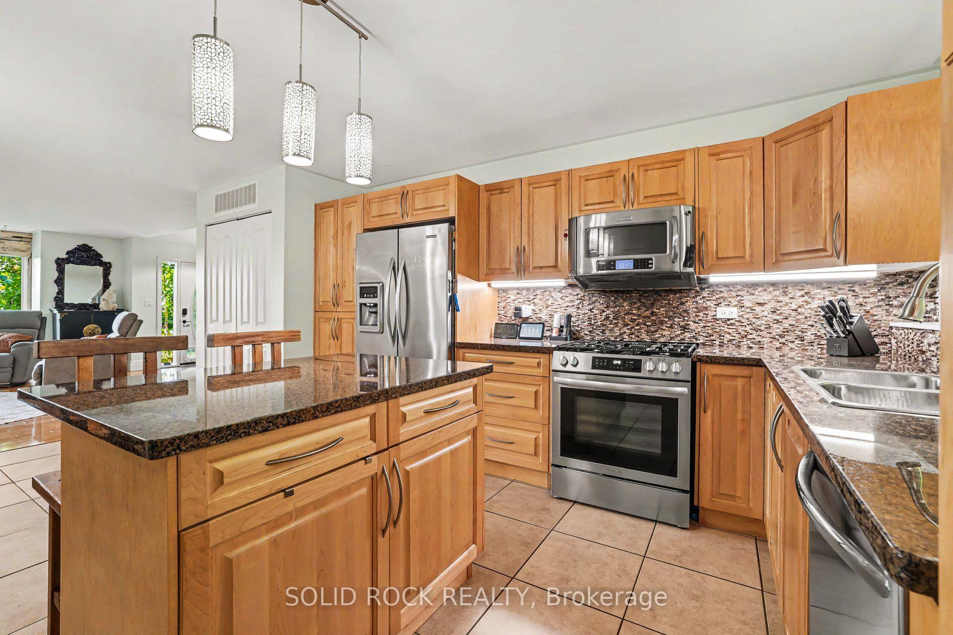 Photo 22 of 712 Flat Rapids Road, McNab/Braeside, Mcnab/Braeside Twps — HOMEH
