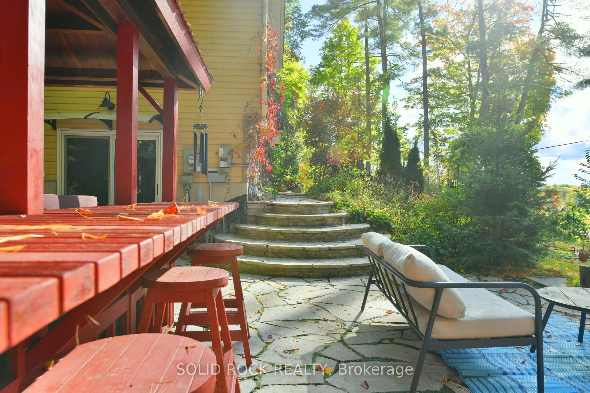 Photo 10 of 712 Flat Rapids Road, McNab/Braeside, Mcnab/Braeside Twps — HOMEH