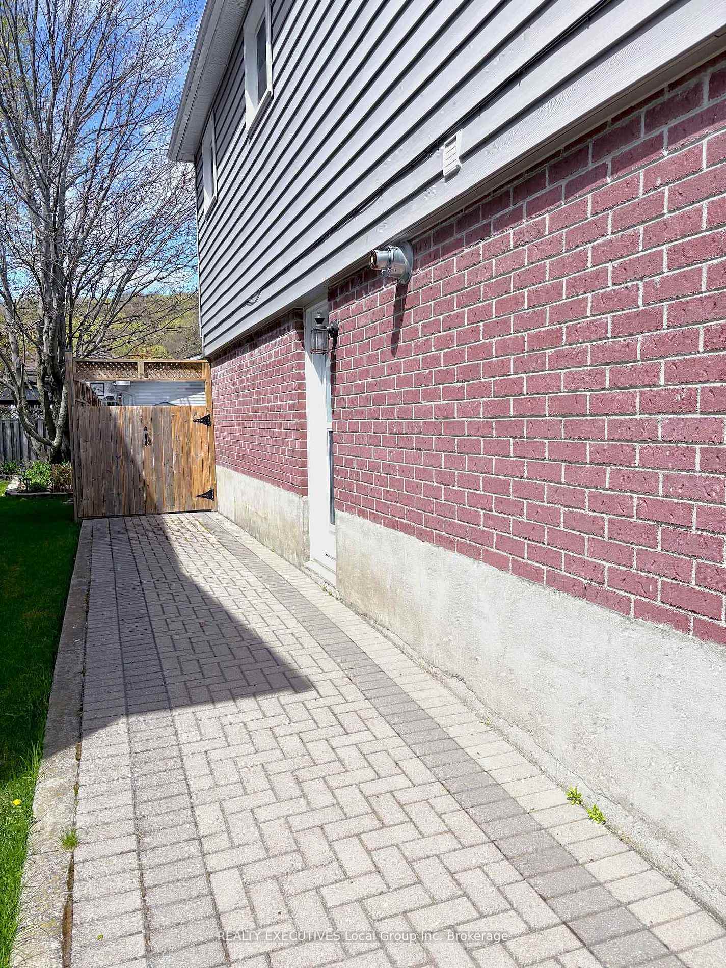 Photo 4 of 35 Nancy Drive, North Bay, College Heights — HOMEH