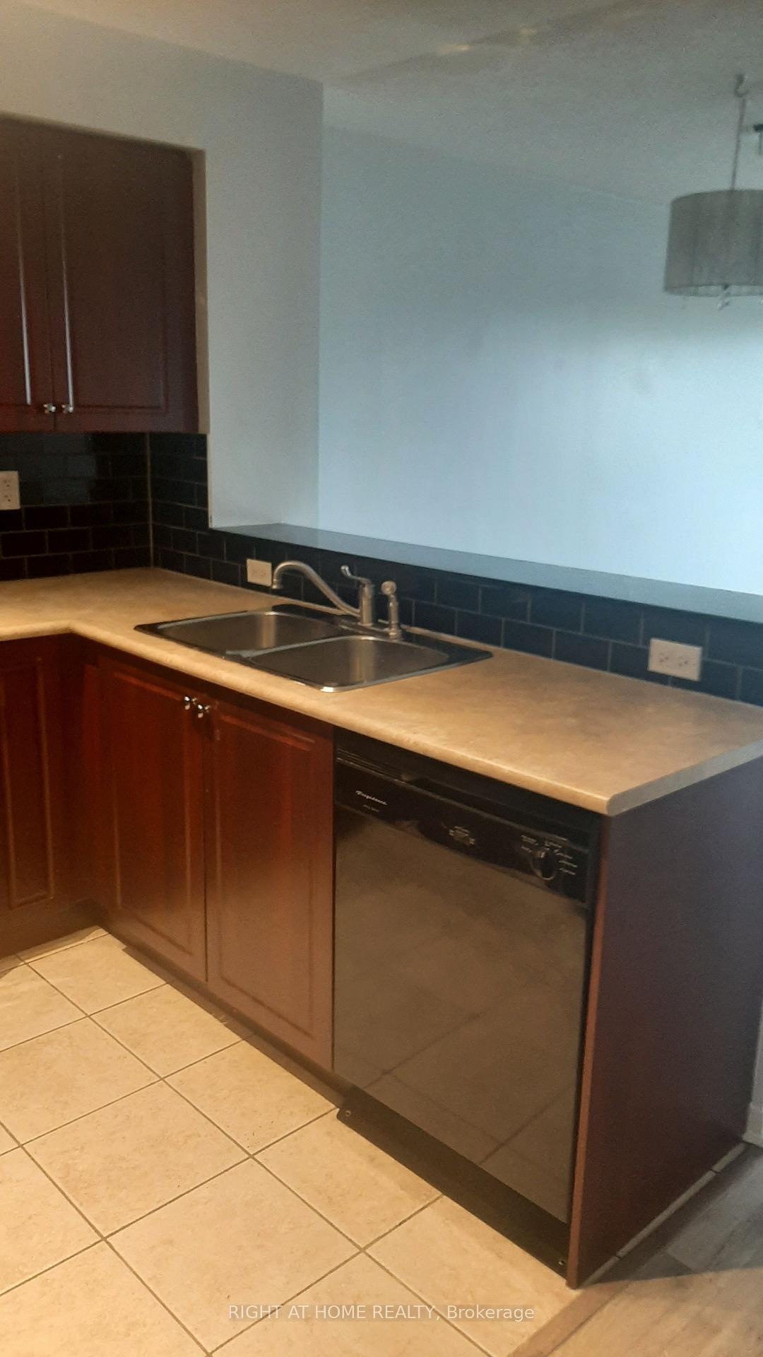 Photo 10 of 1040 The Queensway, Etobicoke, Islington-City Centre West — HOMEH