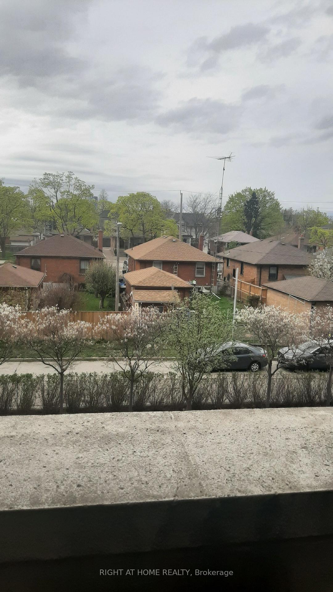 Photo 17 of 1040 The Queensway, Etobicoke, Islington-City Centre West — HOMEH