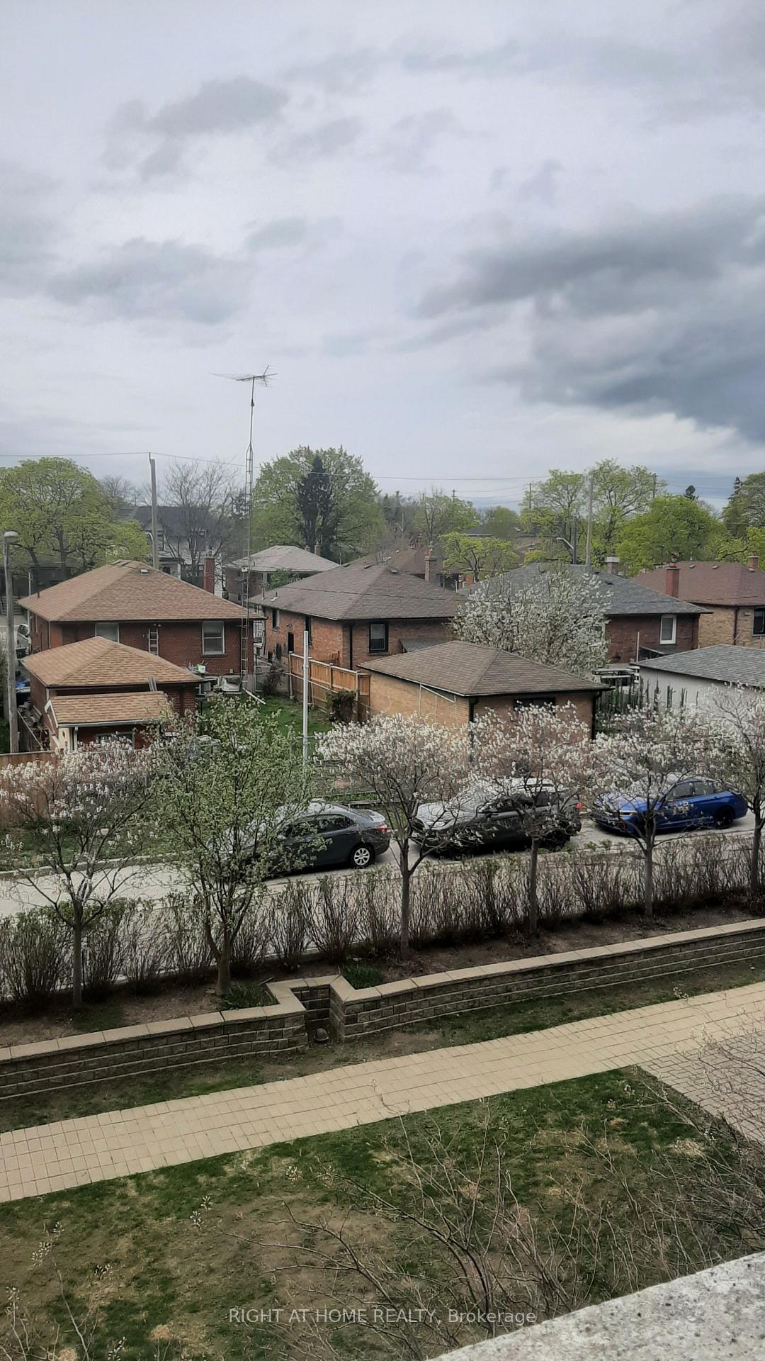 Photo 18 of 1040 The Queensway, Etobicoke, Islington-City Centre West — HOMEH