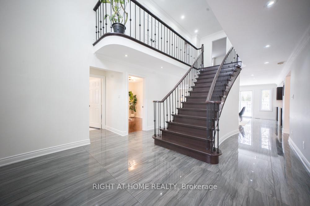 Photo 3 of 2088 Perran Drive, Mississauga, Sheridan — HOMEH