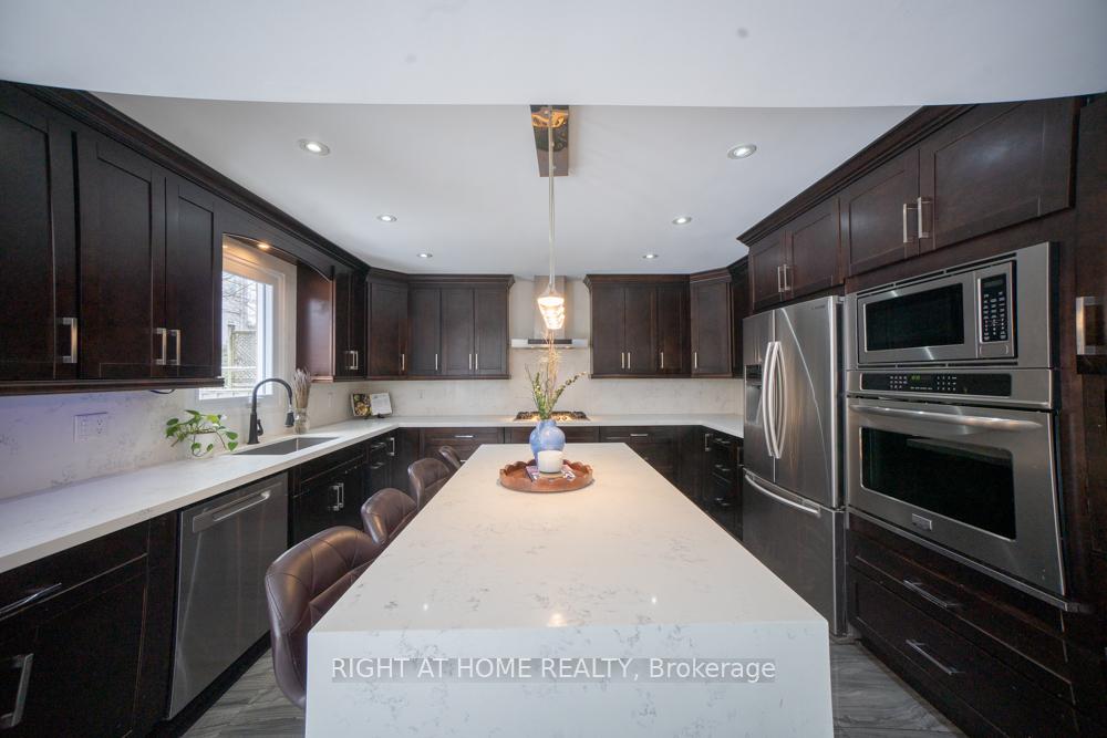 Photo 11 of 2088 Perran Drive, Mississauga, Sheridan — HOMEH
