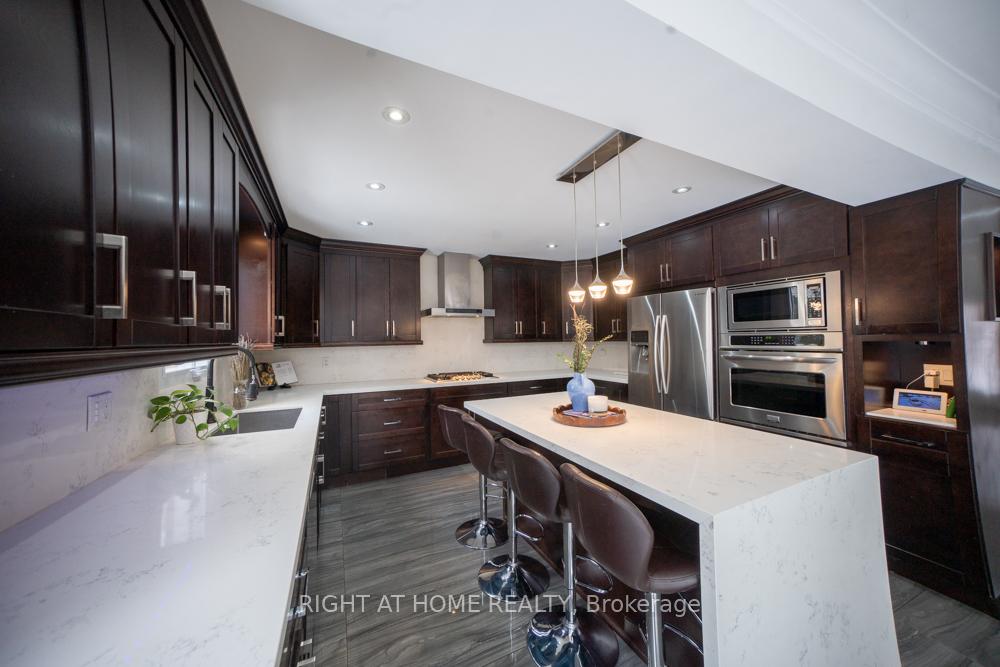 Photo 13 of 2088 Perran Drive, Mississauga, Sheridan — HOMEH