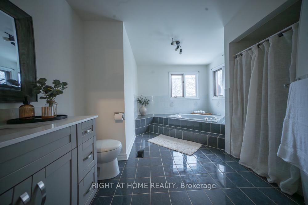 Photo 26 of 2088 Perran Drive, Mississauga, Sheridan — HOMEH
