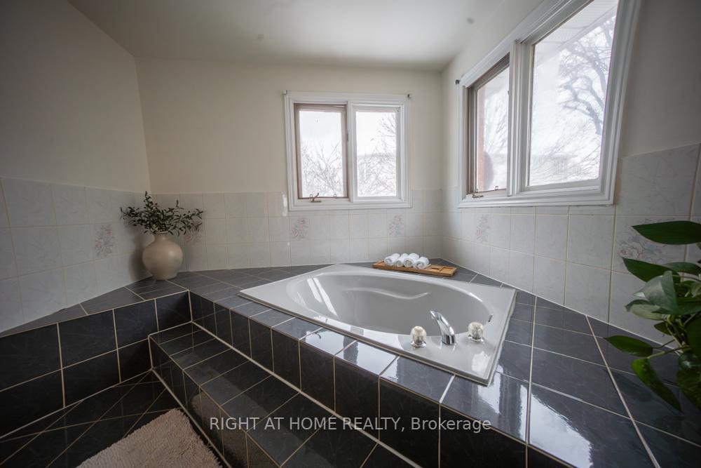 Photo 27 of 2088 Perran Drive, Mississauga, Sheridan — HOMEH