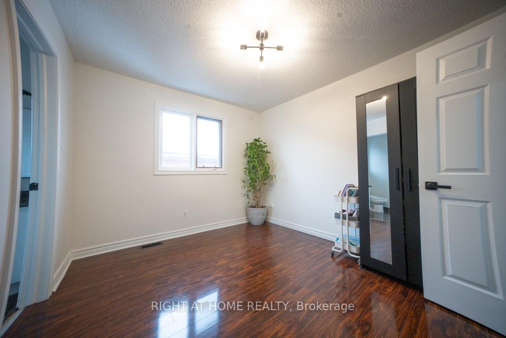 Photo 37 of 2088 Perran Drive, Mississauga, Sheridan — HOMEH