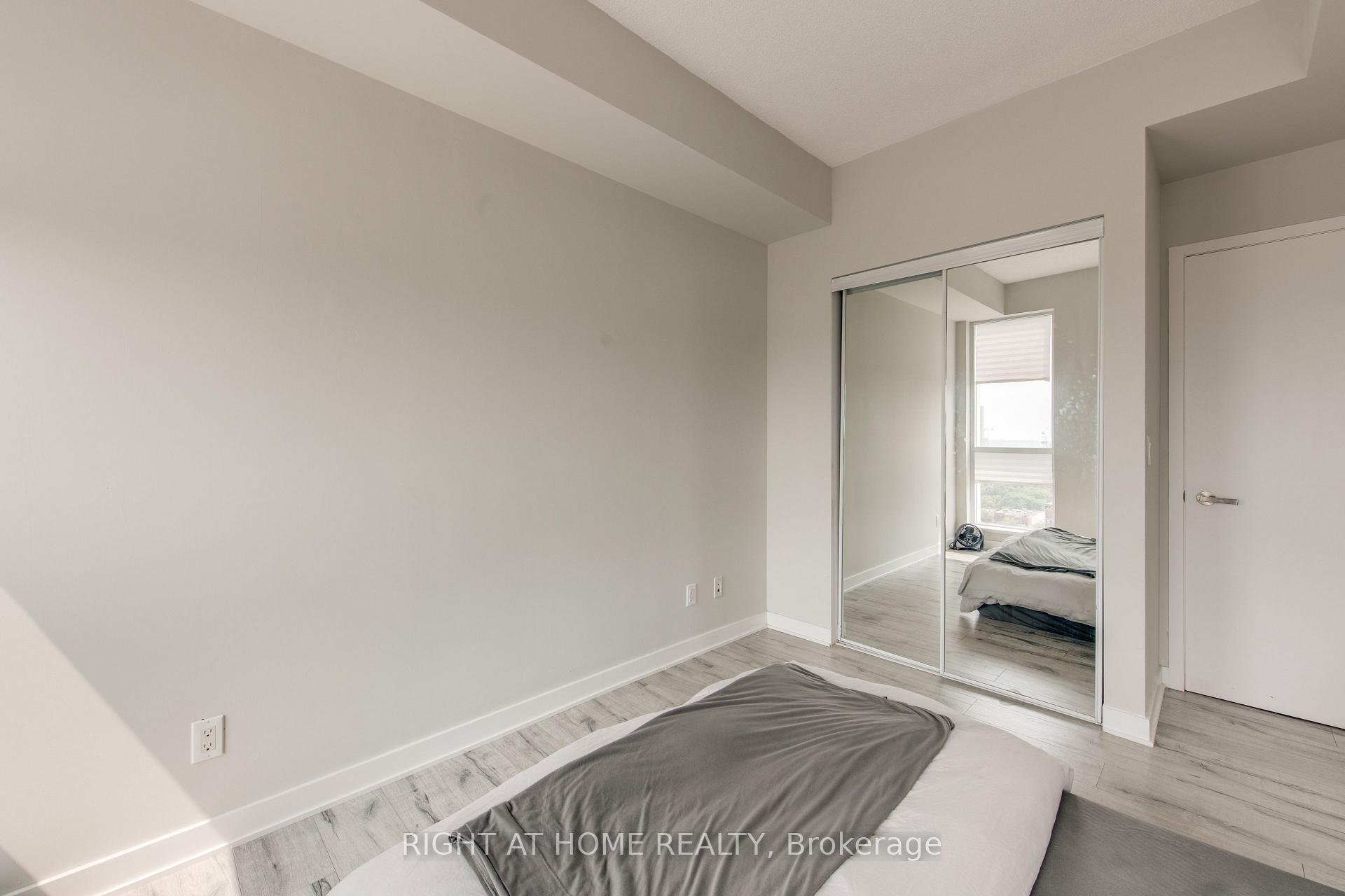 Photo 3 of Unit 1705, 55 regent park Boulevard, Toronto, Regent Park — HOMEH
