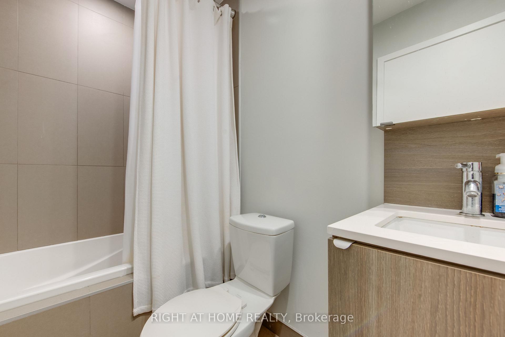 Photo 5 of Unit 1705, 55 regent park Boulevard, Toronto, Regent Park — HOMEH