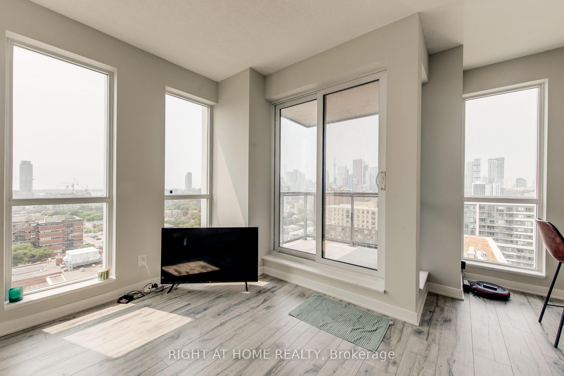 Photo 10 of Unit 1705, 55 regent park Boulevard, Toronto, Regent Park — HOMEH