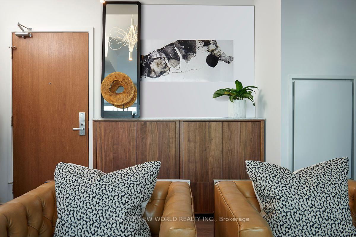 Photo 5 of Unit 803, 783 Bathurst Street, Toronto, University — HOMEH