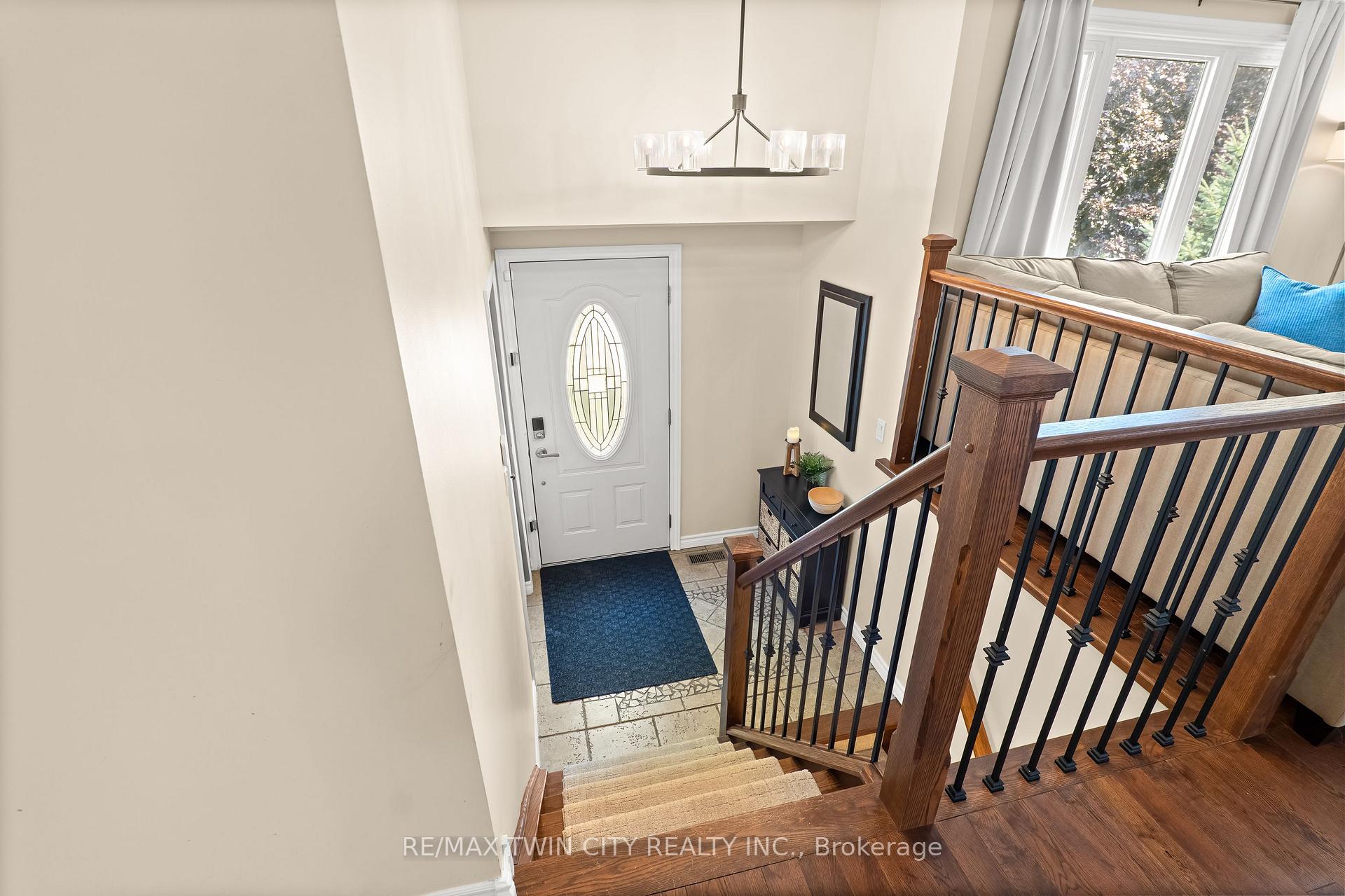Photo 3 of 21 Golden Meadow Crescent, Kitchener, Forest Heights — HOMEH