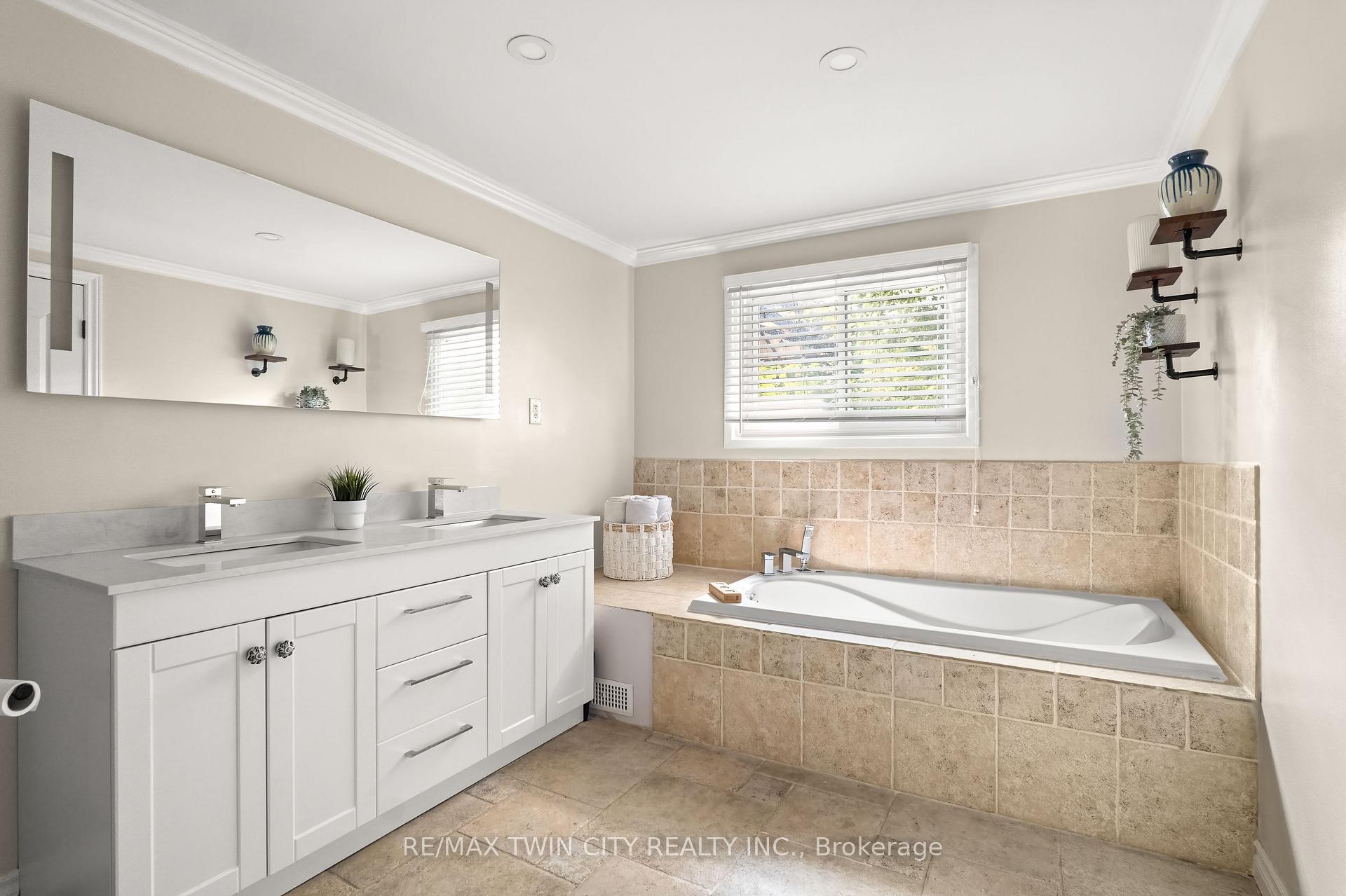 Photo 21 of 21 Golden Meadow Crescent, Kitchener, Forest Heights — HOMEH