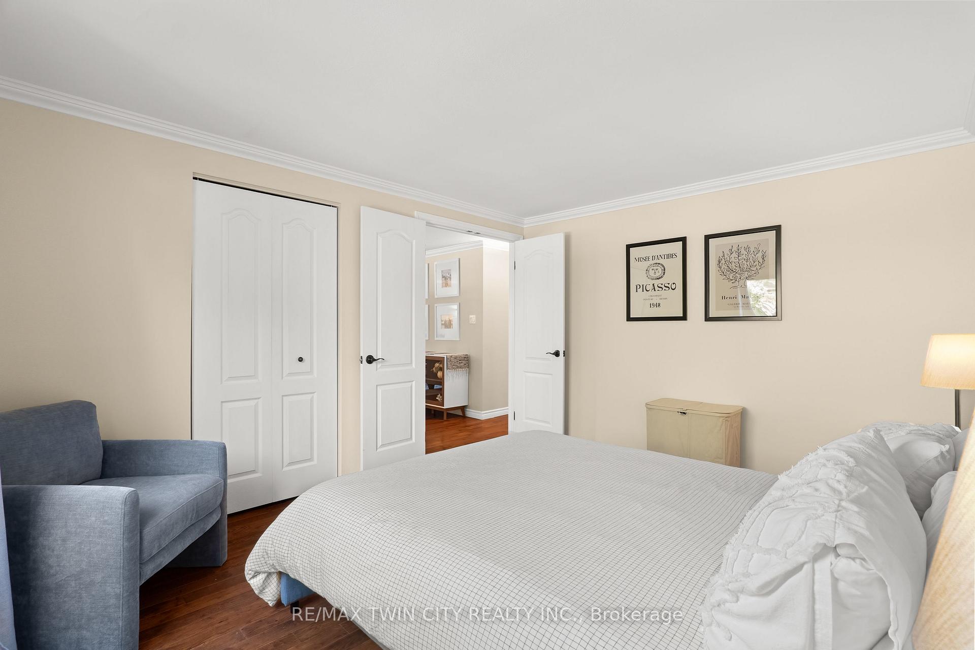 Photo 23 of 21 Golden Meadow Crescent, Kitchener, Forest Heights — HOMEH