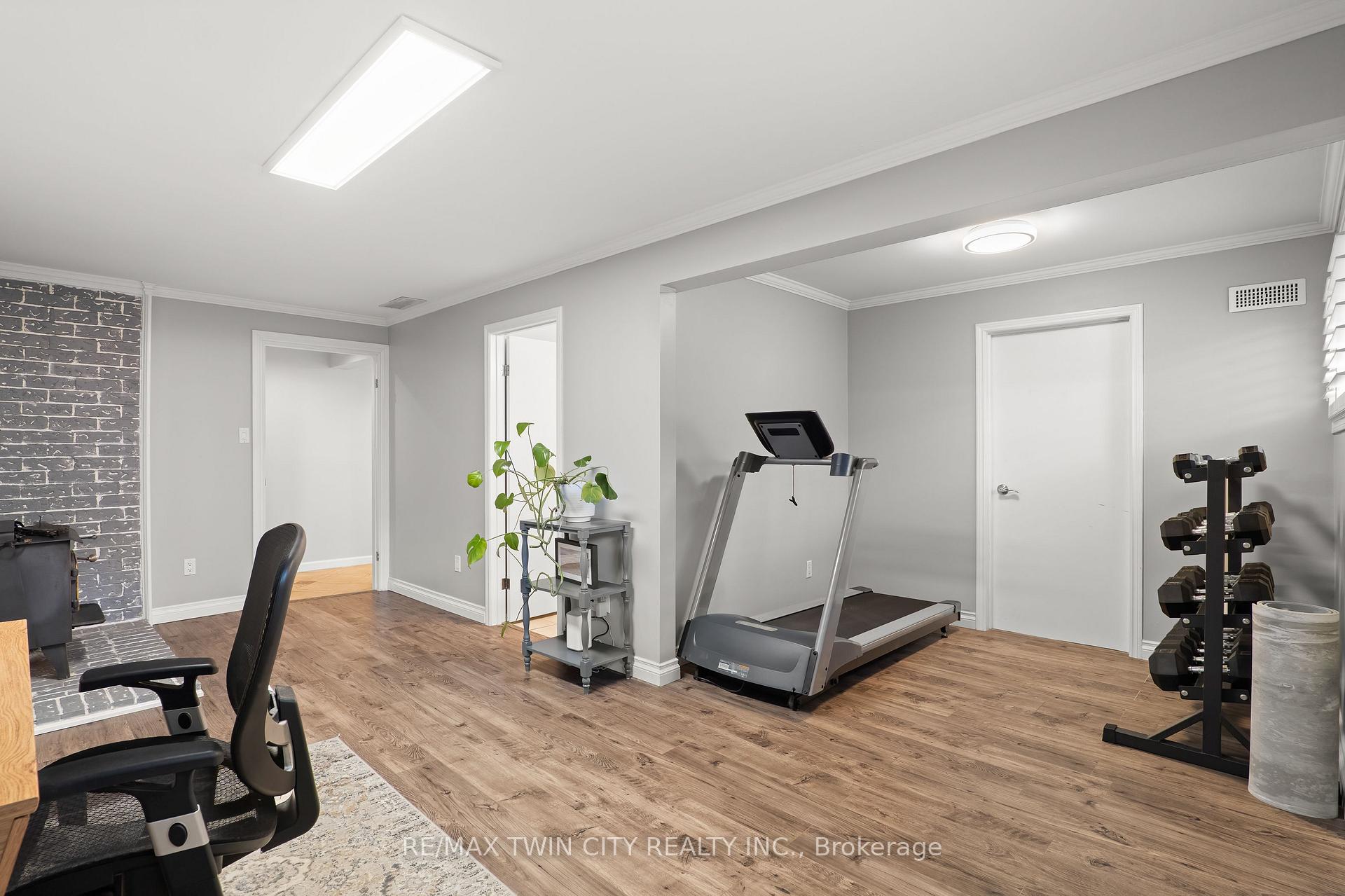 Photo 25 of 21 Golden Meadow Crescent, Kitchener, Forest Heights — HOMEH