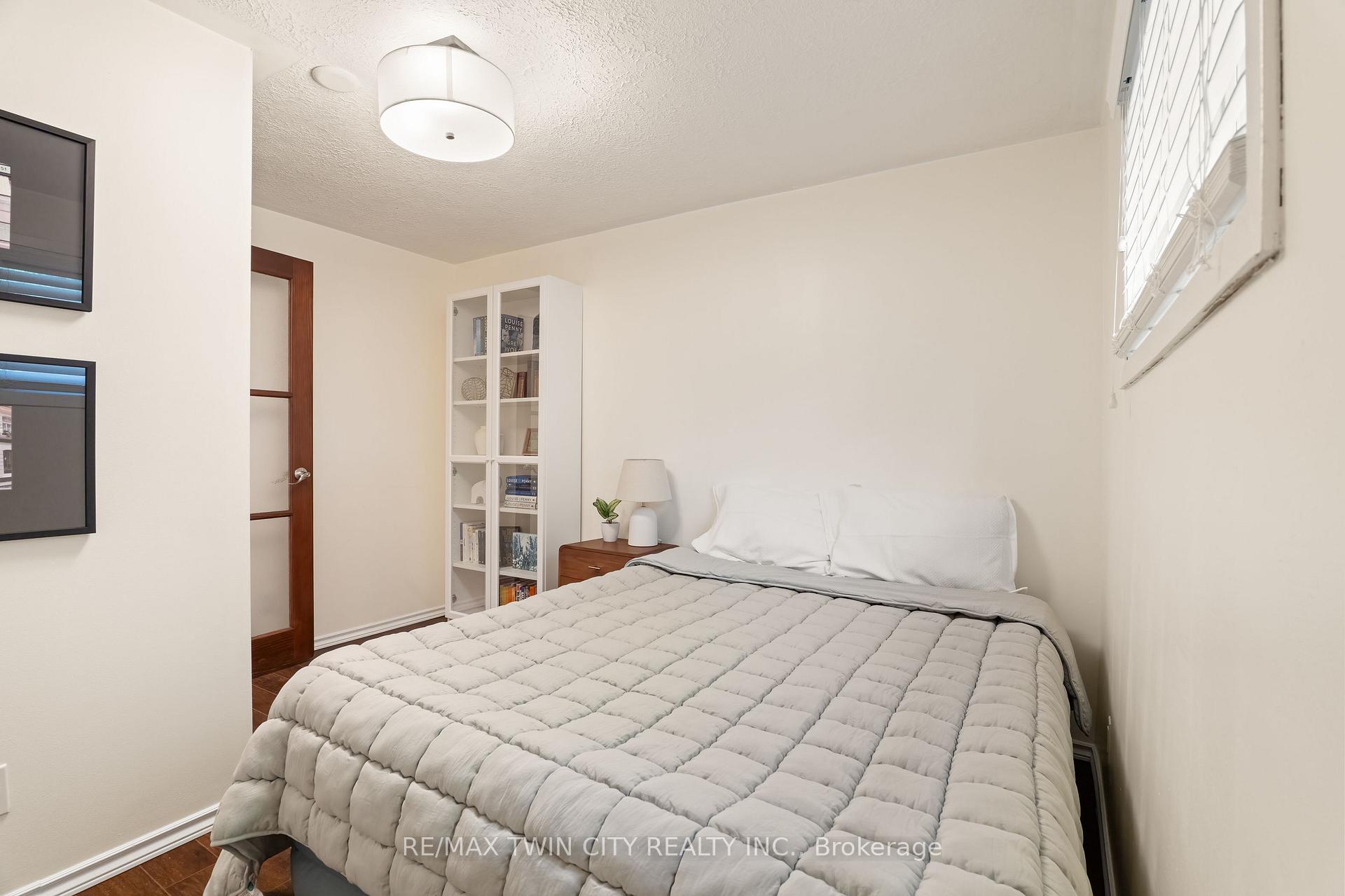 Photo 30 of 21 Golden Meadow Crescent, Kitchener, Forest Heights — HOMEH