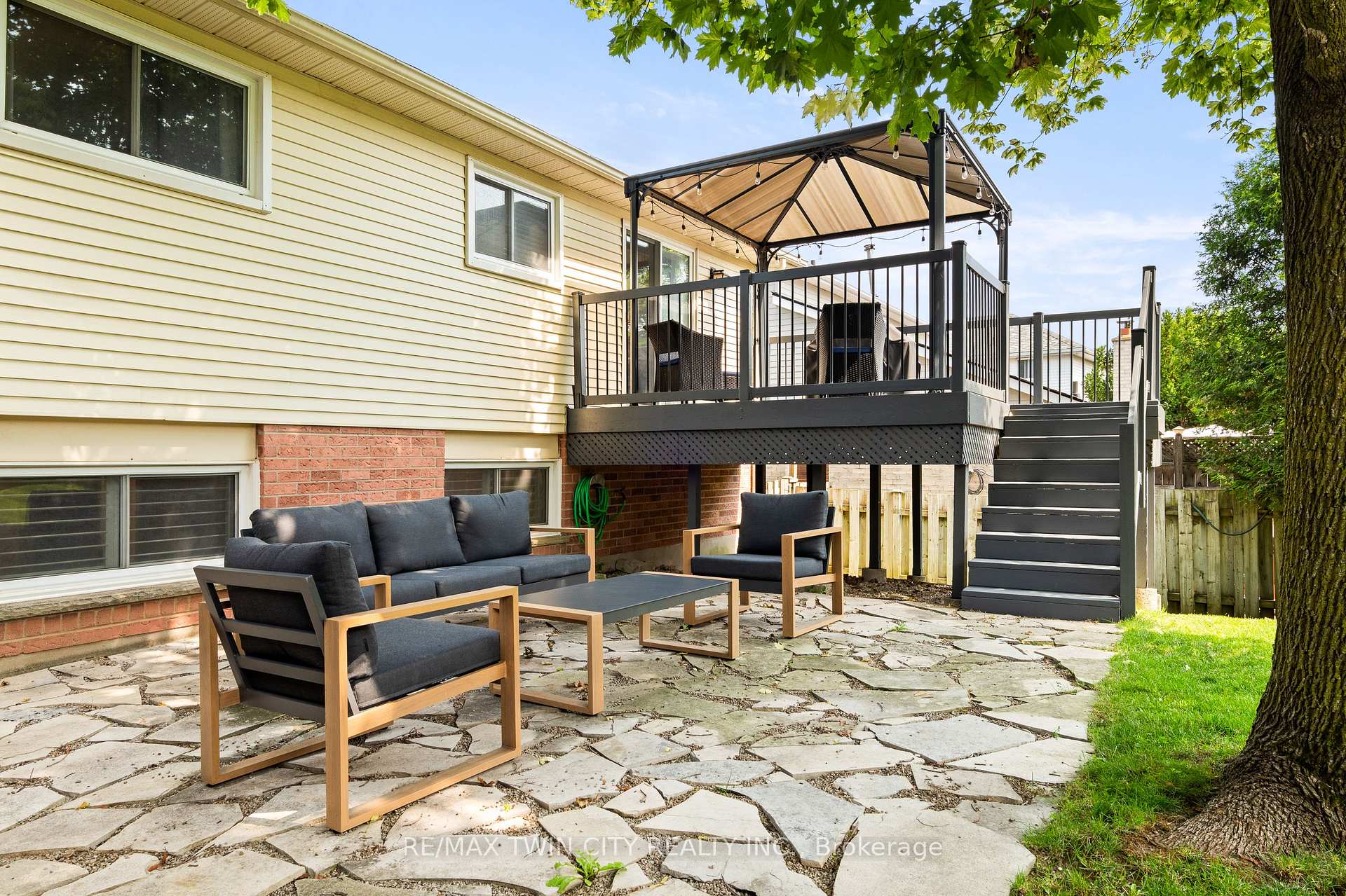 Photo 33 of 21 Golden Meadow Crescent, Kitchener, Forest Heights — HOMEH