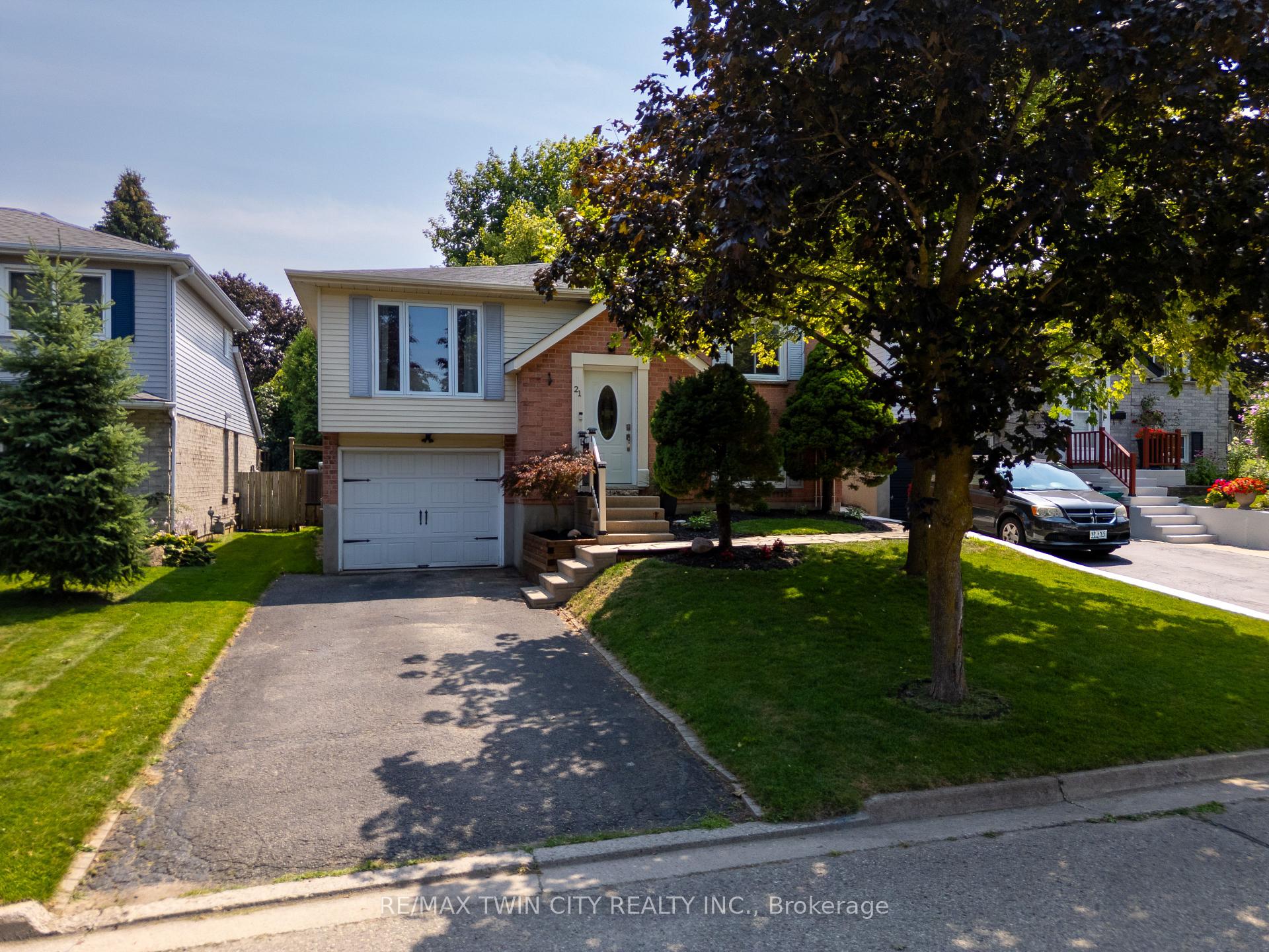 Photo 38 of 21 Golden Meadow Crescent, Kitchener, Forest Heights — HOMEH