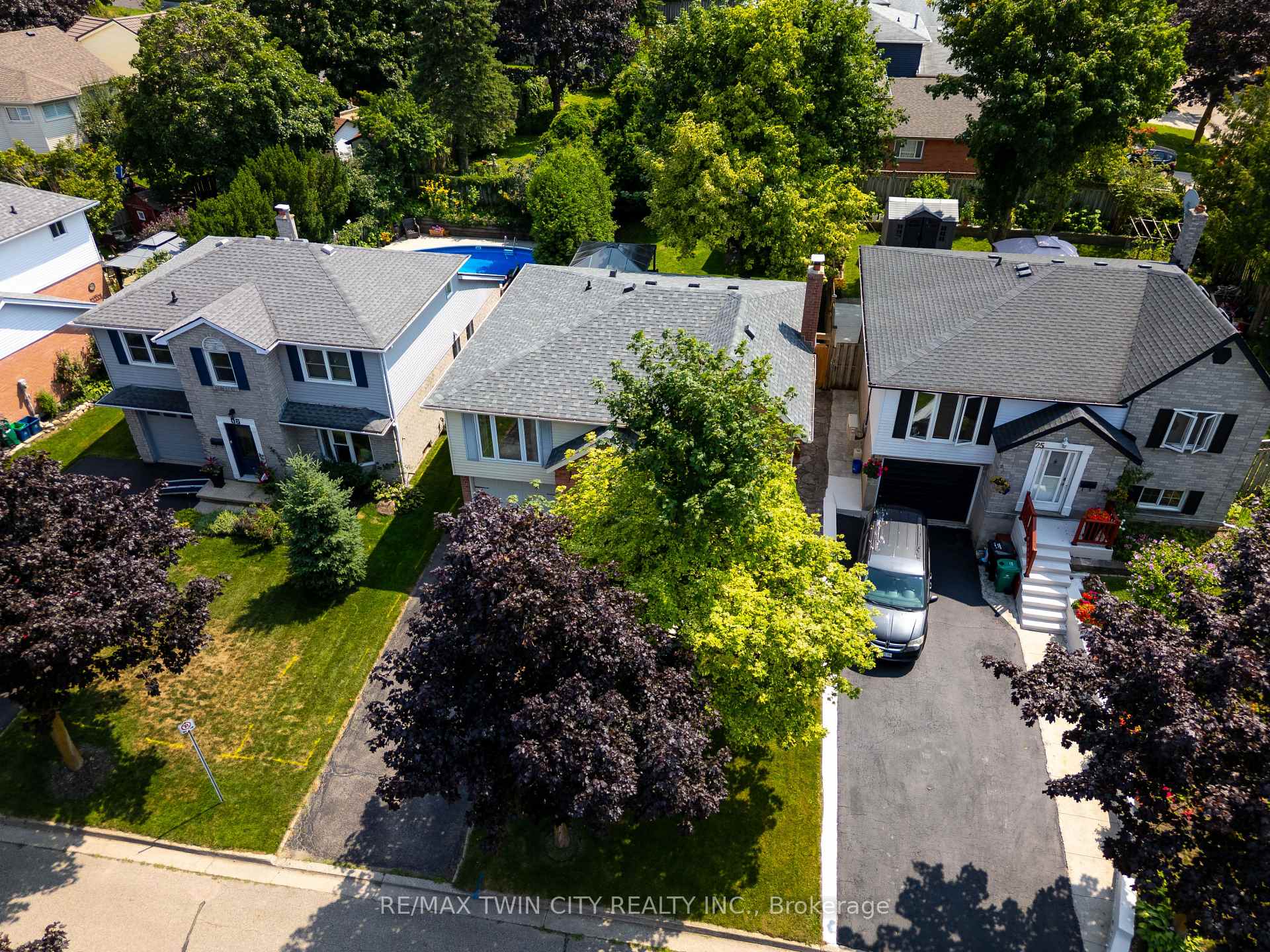 Photo 39 of 21 Golden Meadow Crescent, Kitchener, Forest Heights — HOMEH
