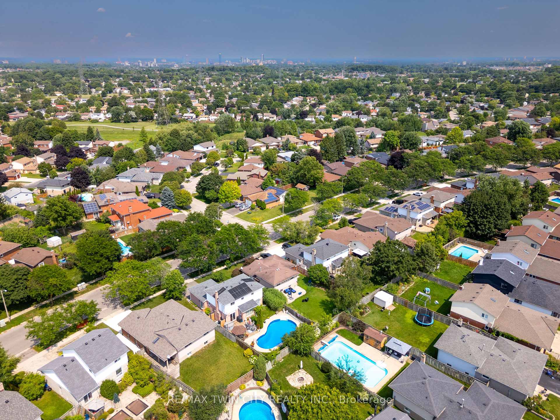 Photo 41 of 21 Golden Meadow Crescent, Kitchener, Forest Heights — HOMEH