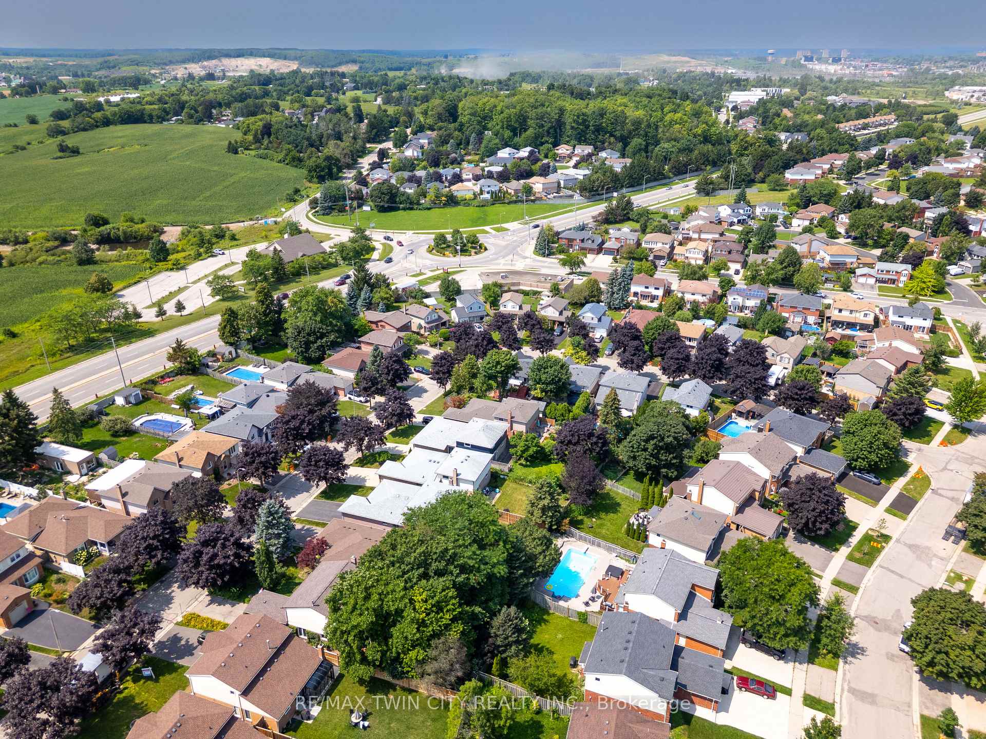 Photo 42 of 21 Golden Meadow Crescent, Kitchener, Forest Heights — HOMEH