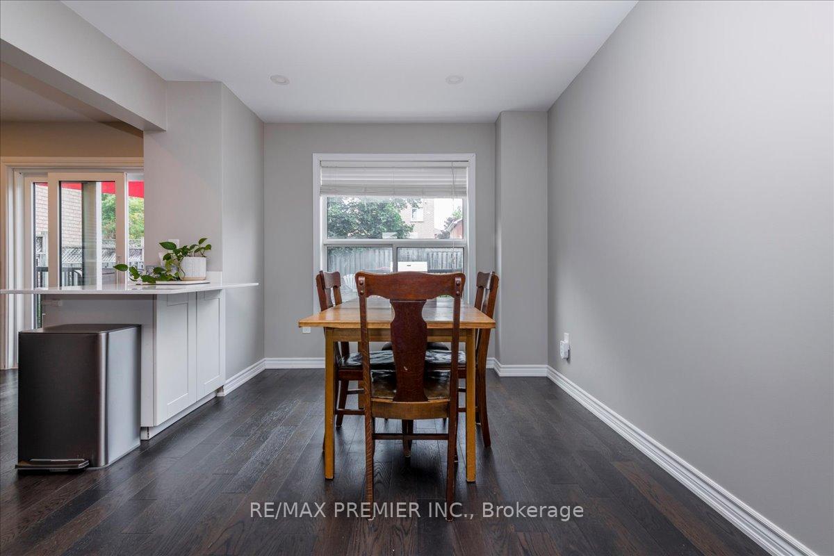 Photo 5 of 129 Chalmers Drive, Barrie, Painswick South — HOMEH