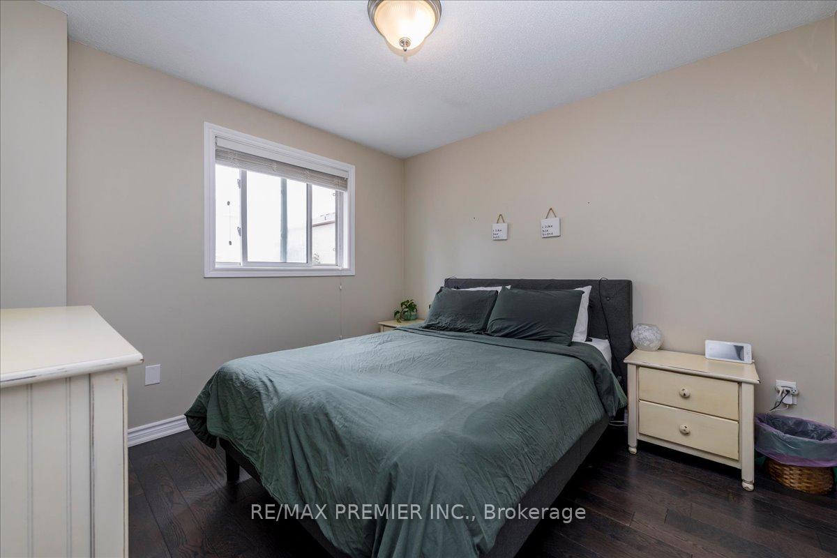 Photo 9 of 129 Chalmers Drive, Barrie, Painswick South — HOMEH