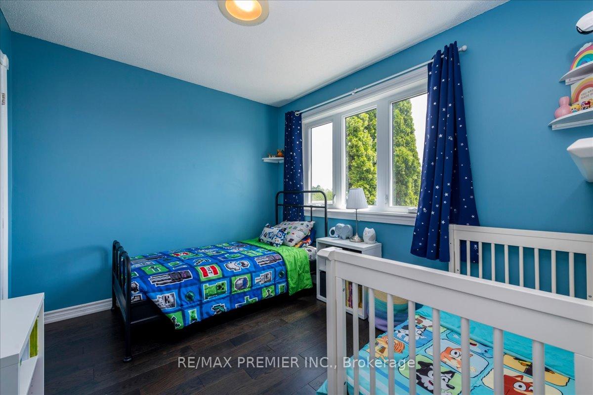 Photo 10 of 129 Chalmers Drive, Barrie, Painswick South — HOMEH