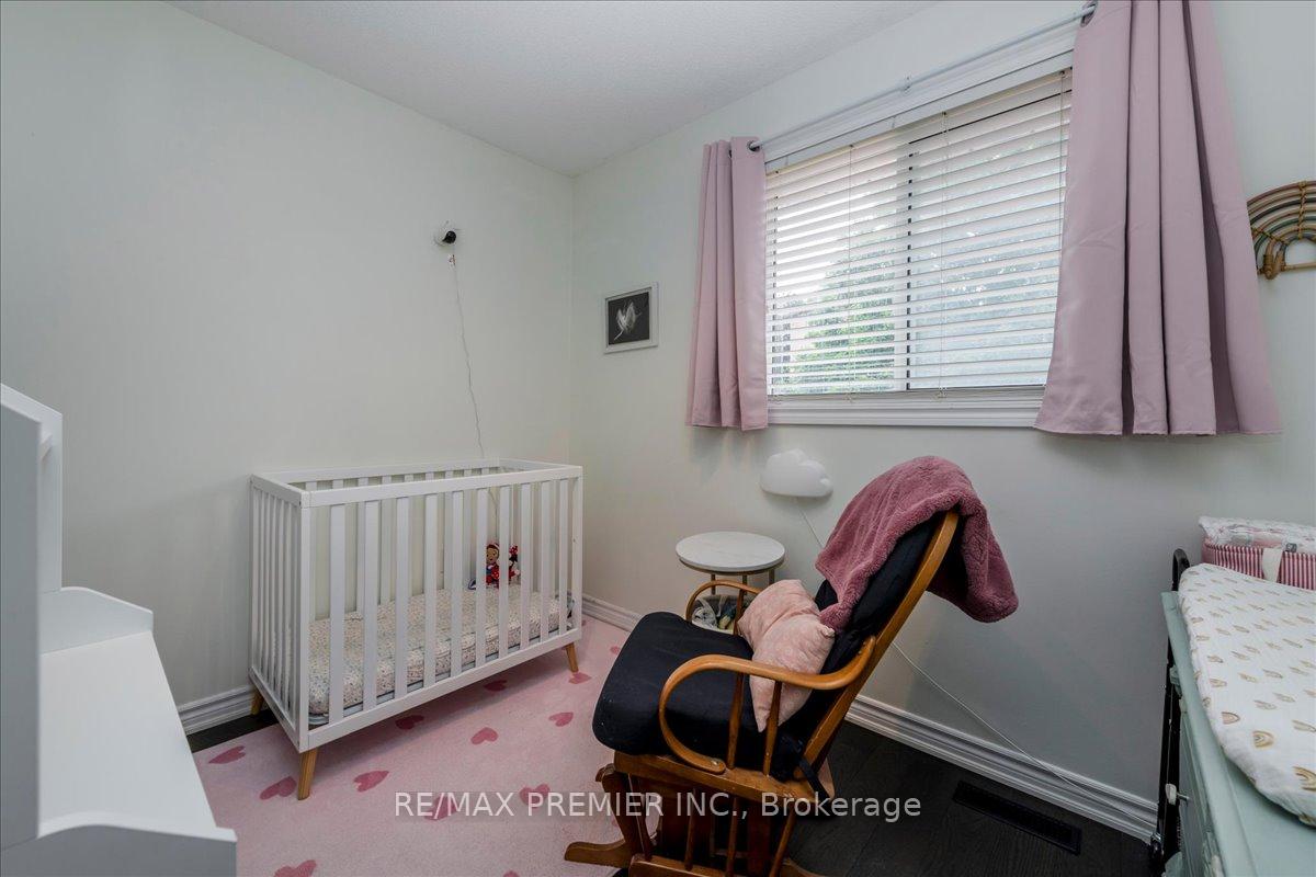 Photo 12 of 129 Chalmers Drive, Barrie, Painswick South — HOMEH