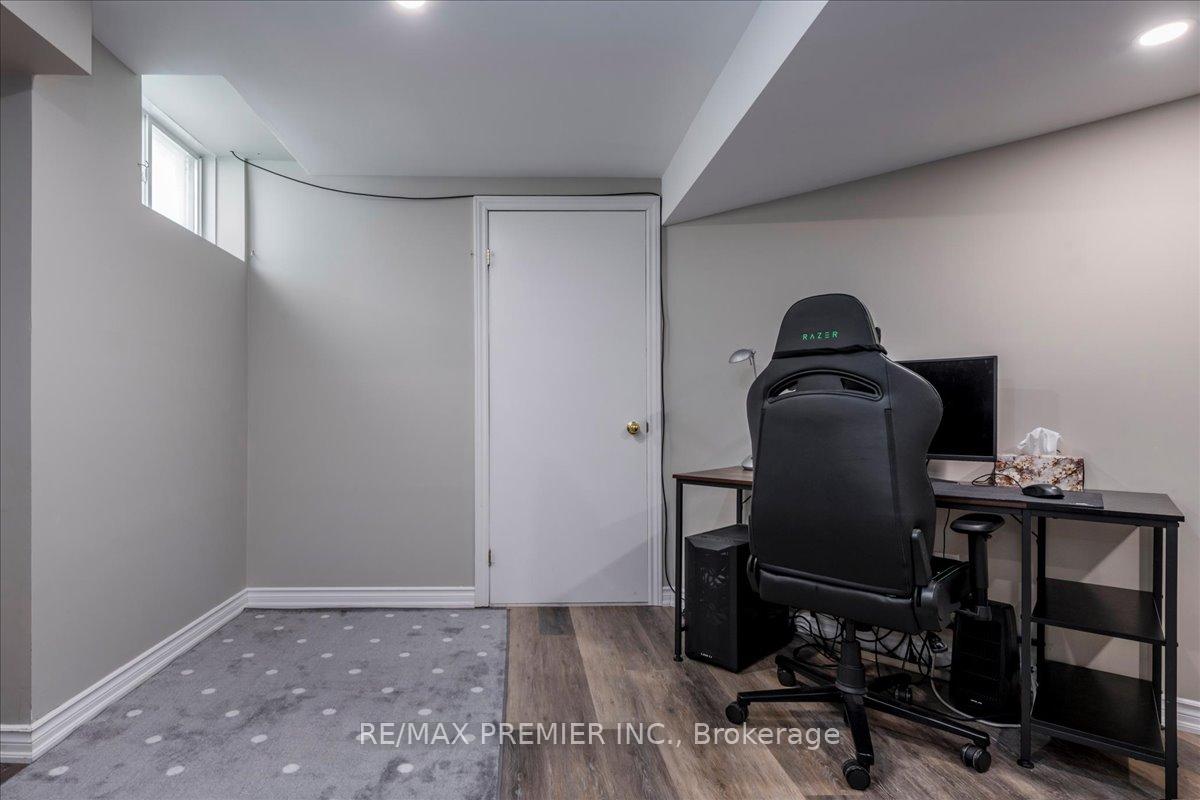 Photo 13 of 129 Chalmers Drive, Barrie, Painswick South — HOMEH