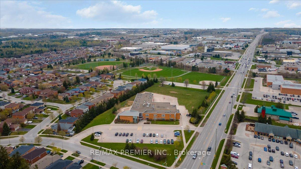 Photo 22 of 129 Chalmers Drive, Barrie, Painswick South — HOMEH