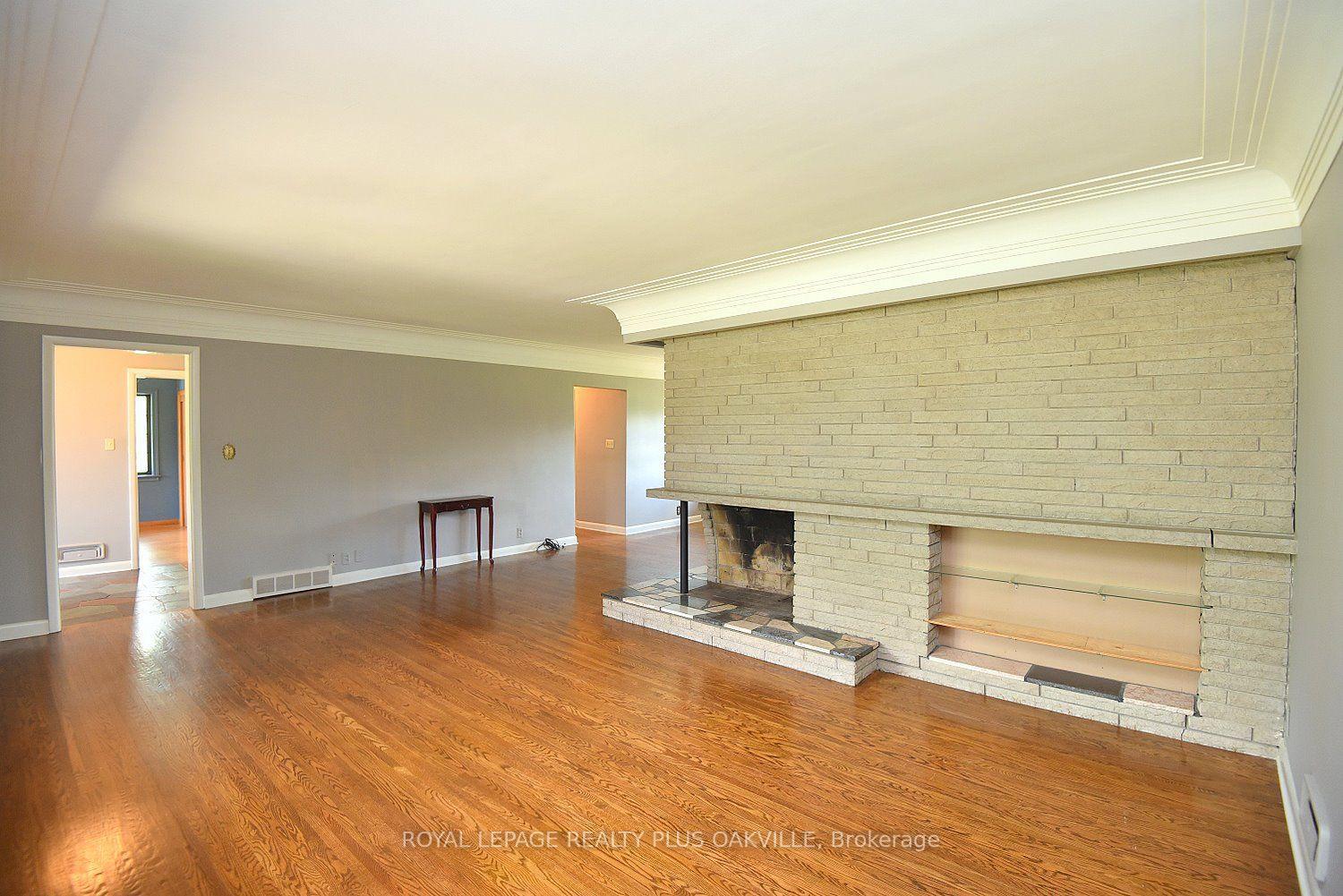Photo 9 of 298 Pottruff Road N, Hamilton, Kentley — HOMEH