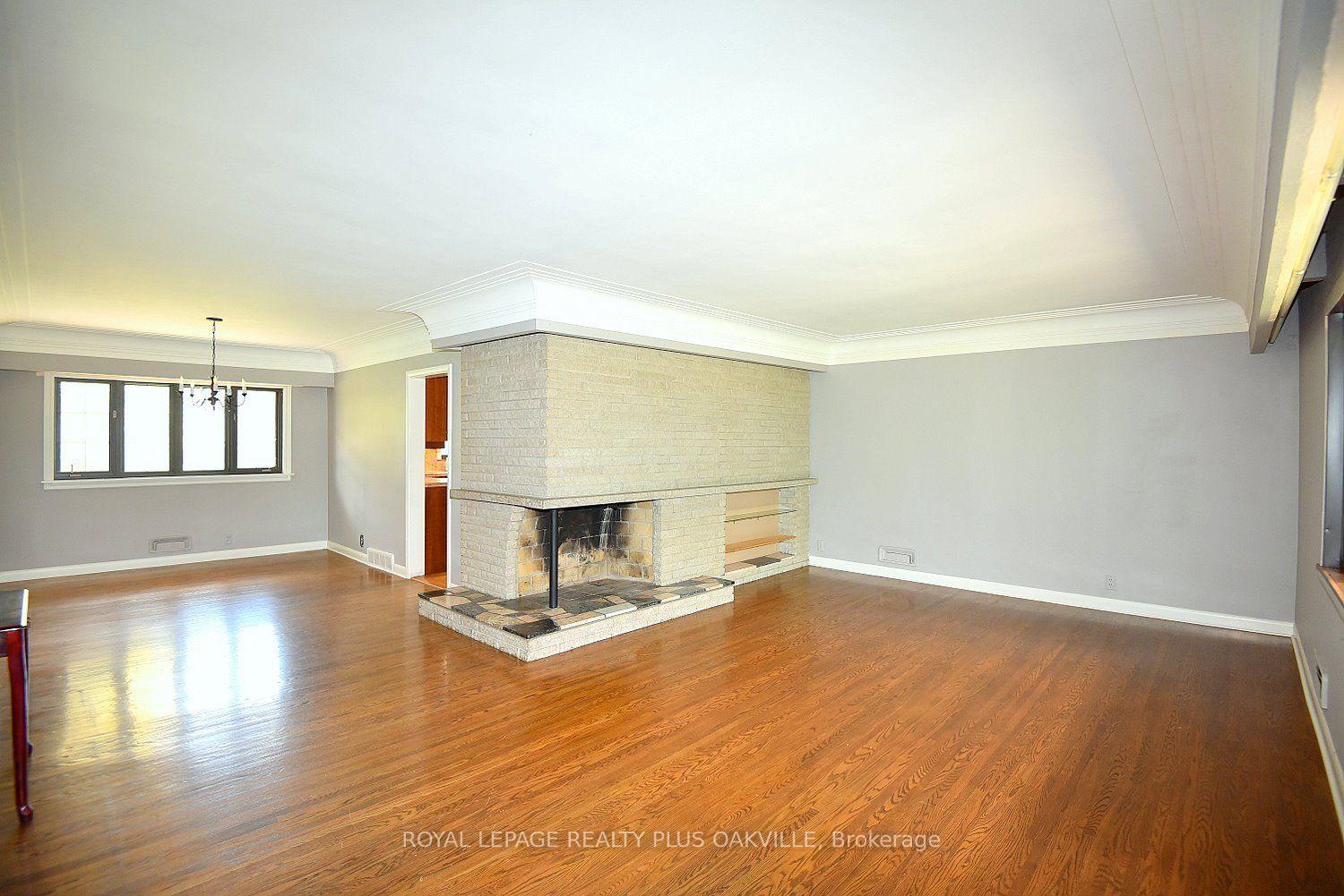 Photo 11 of 298 Pottruff Road N, Hamilton, Kentley — HOMEH