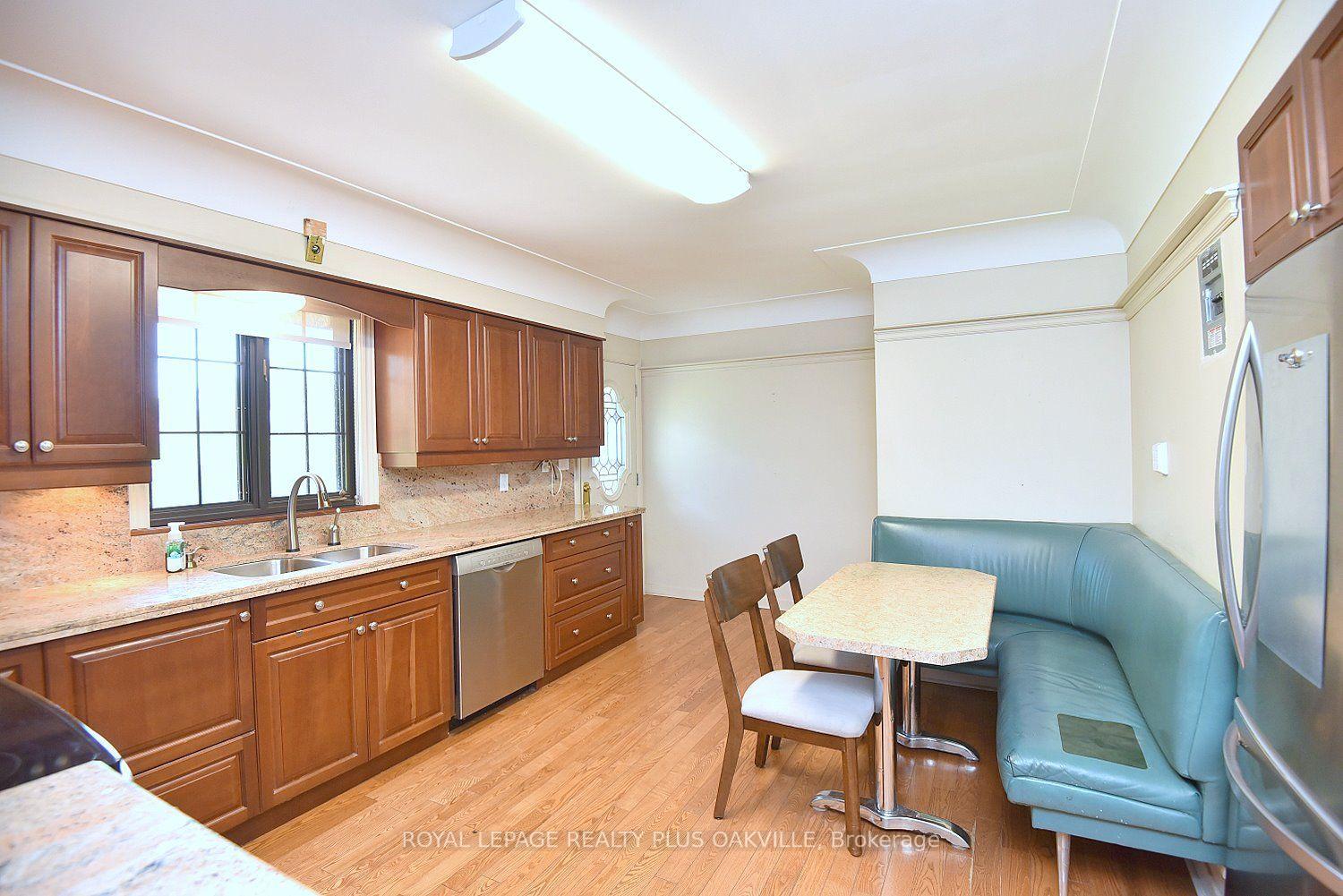 Photo 16 of 298 Pottruff Road N, Hamilton, Kentley — HOMEH