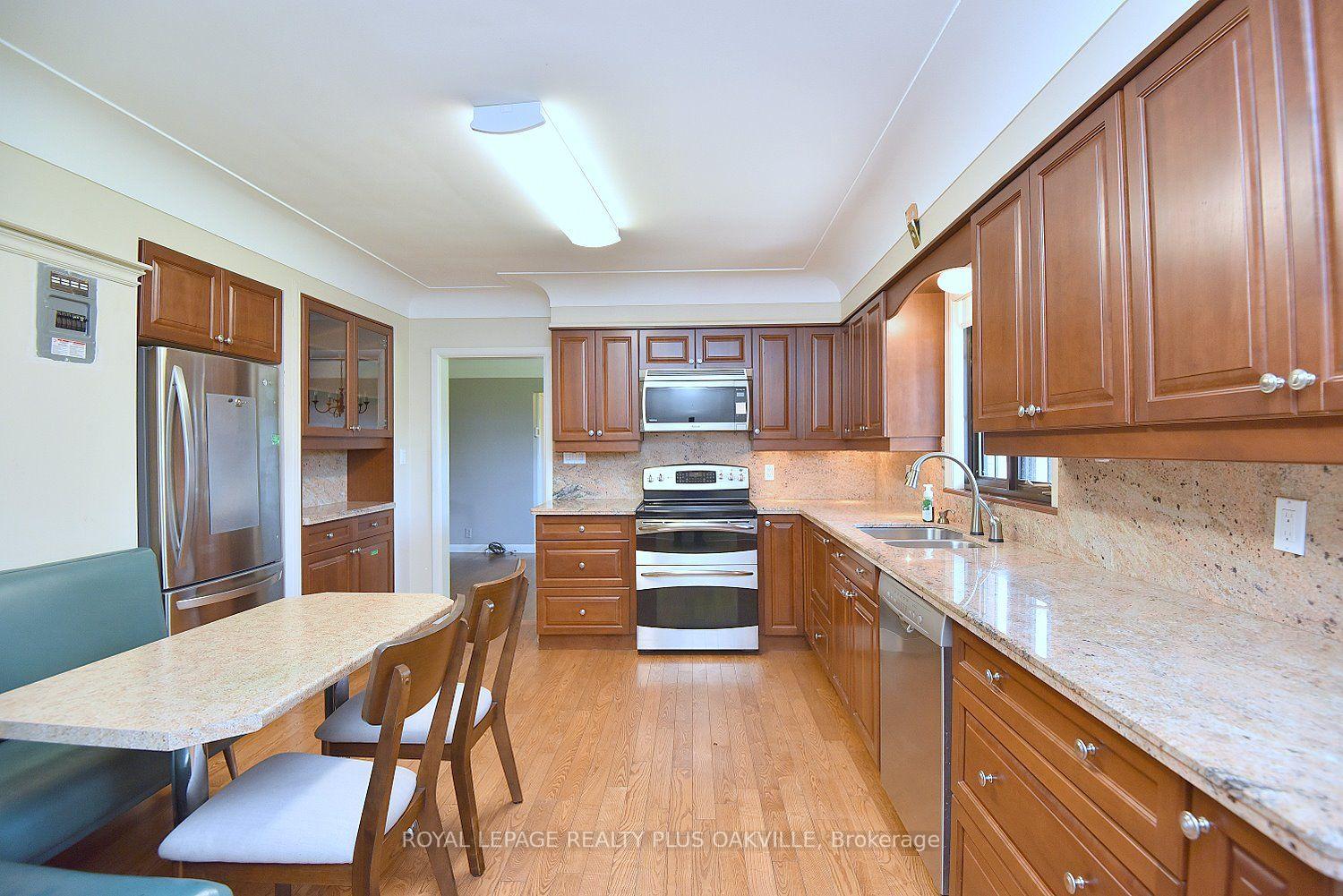 Photo 17 of 298 Pottruff Road N, Hamilton, Kentley — HOMEH