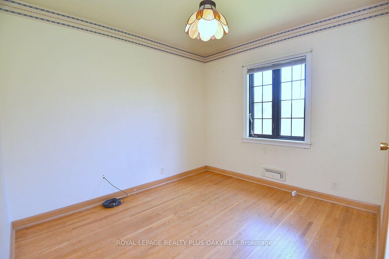 Photo 19 of 298 Pottruff Road N, Hamilton, Kentley — HOMEH