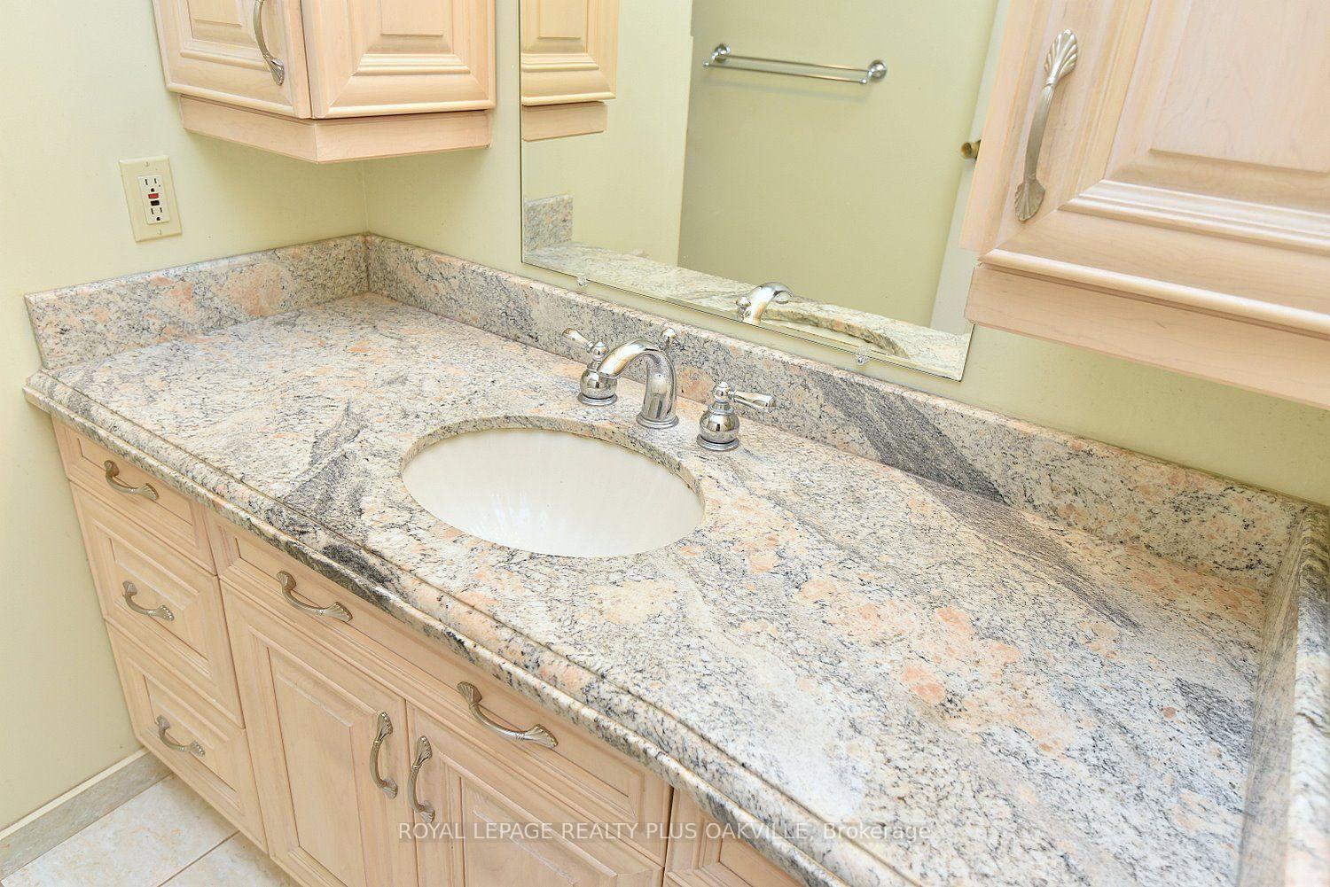 Photo 21 of 298 Pottruff Road N, Hamilton, Kentley — HOMEH