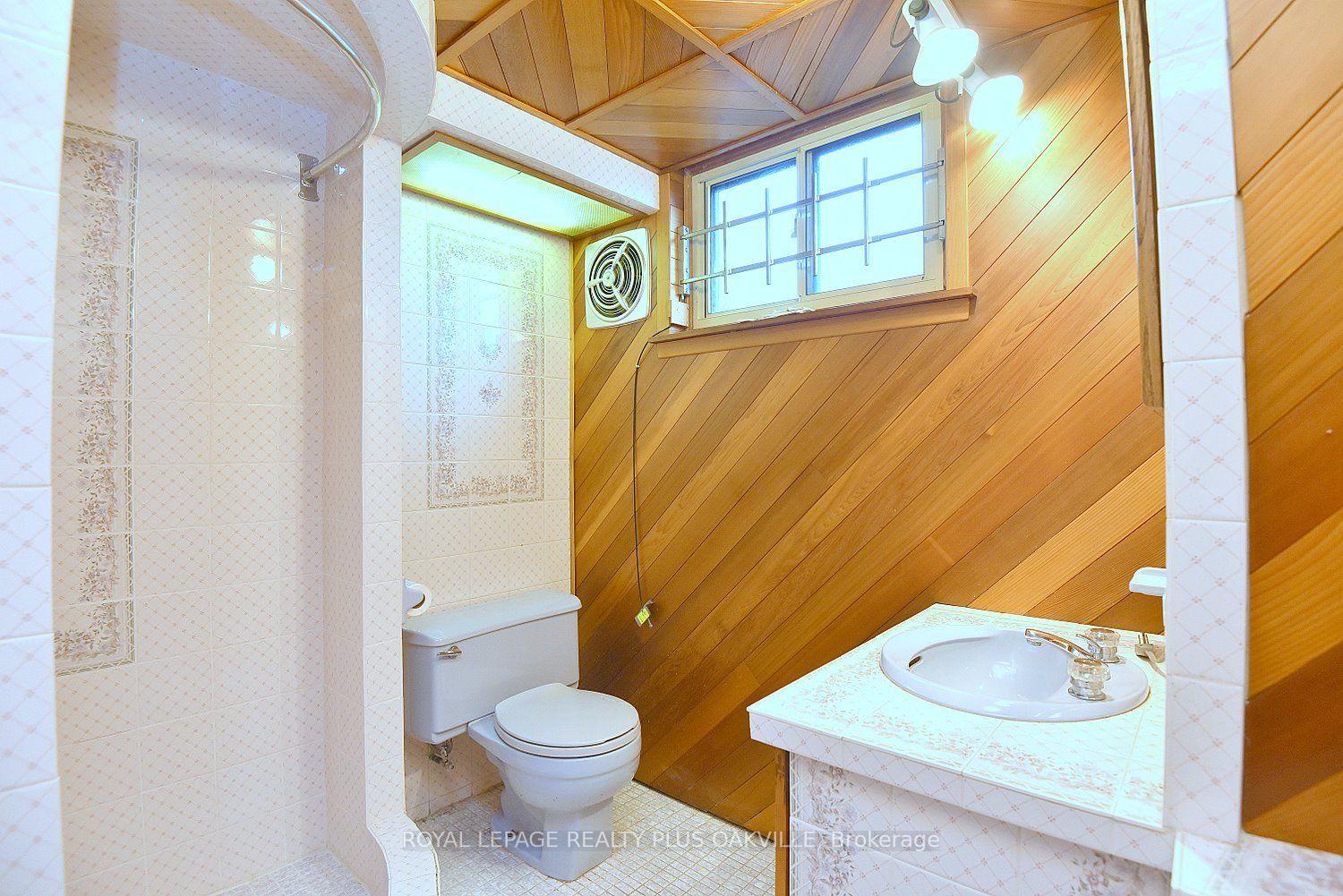 Photo 23 of 298 Pottruff Road N, Hamilton, Kentley — HOMEH