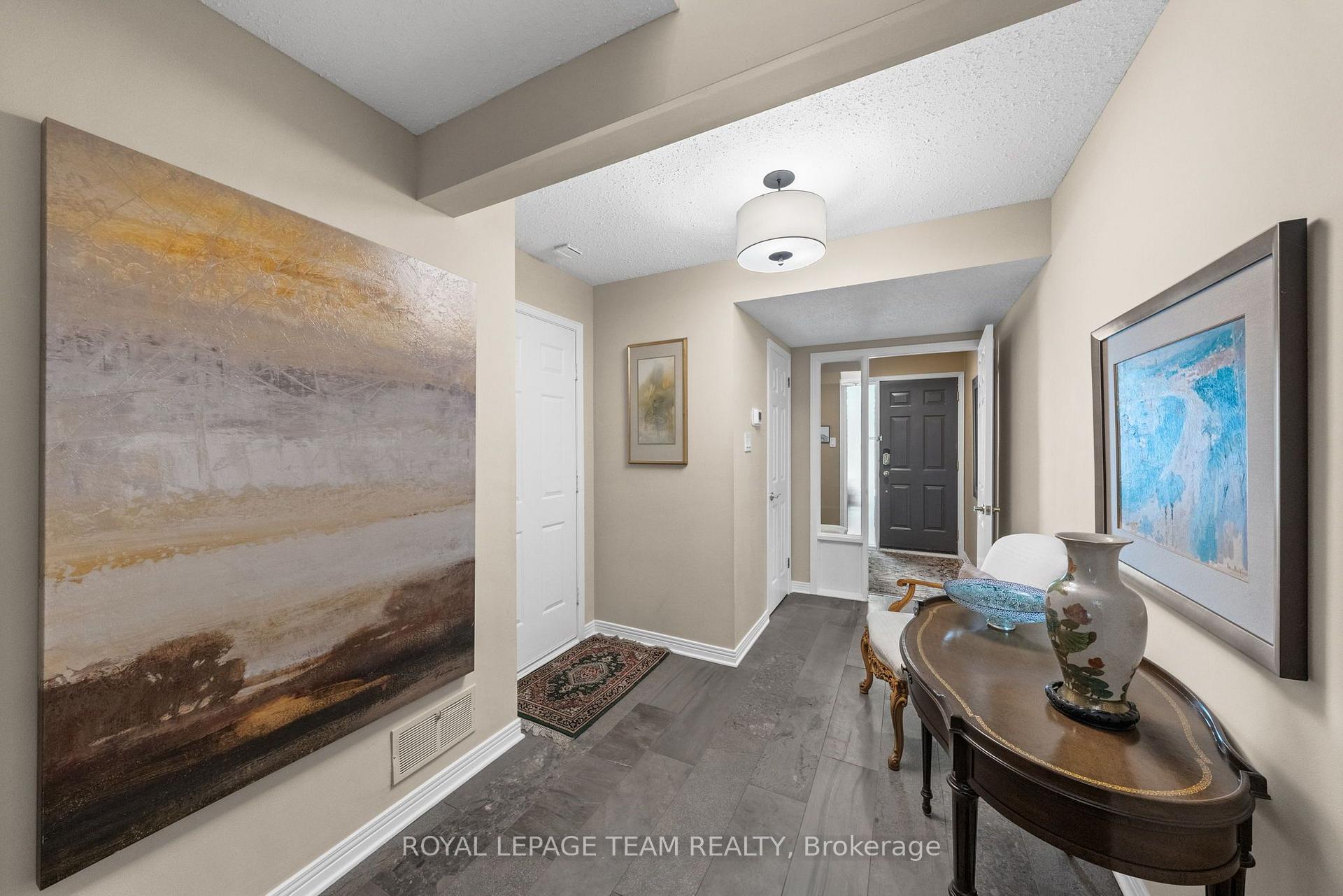 Photo 2 of Unit 6, 625 Richmond Road, Ottawa, Woodroffe — HOMEH