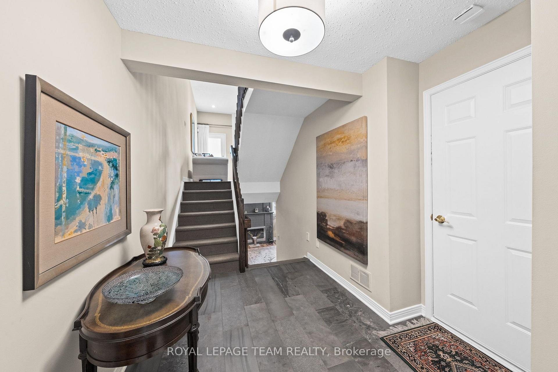Photo 4 of Unit 6, 625 Richmond Road, Ottawa, Woodroffe — HOMEH