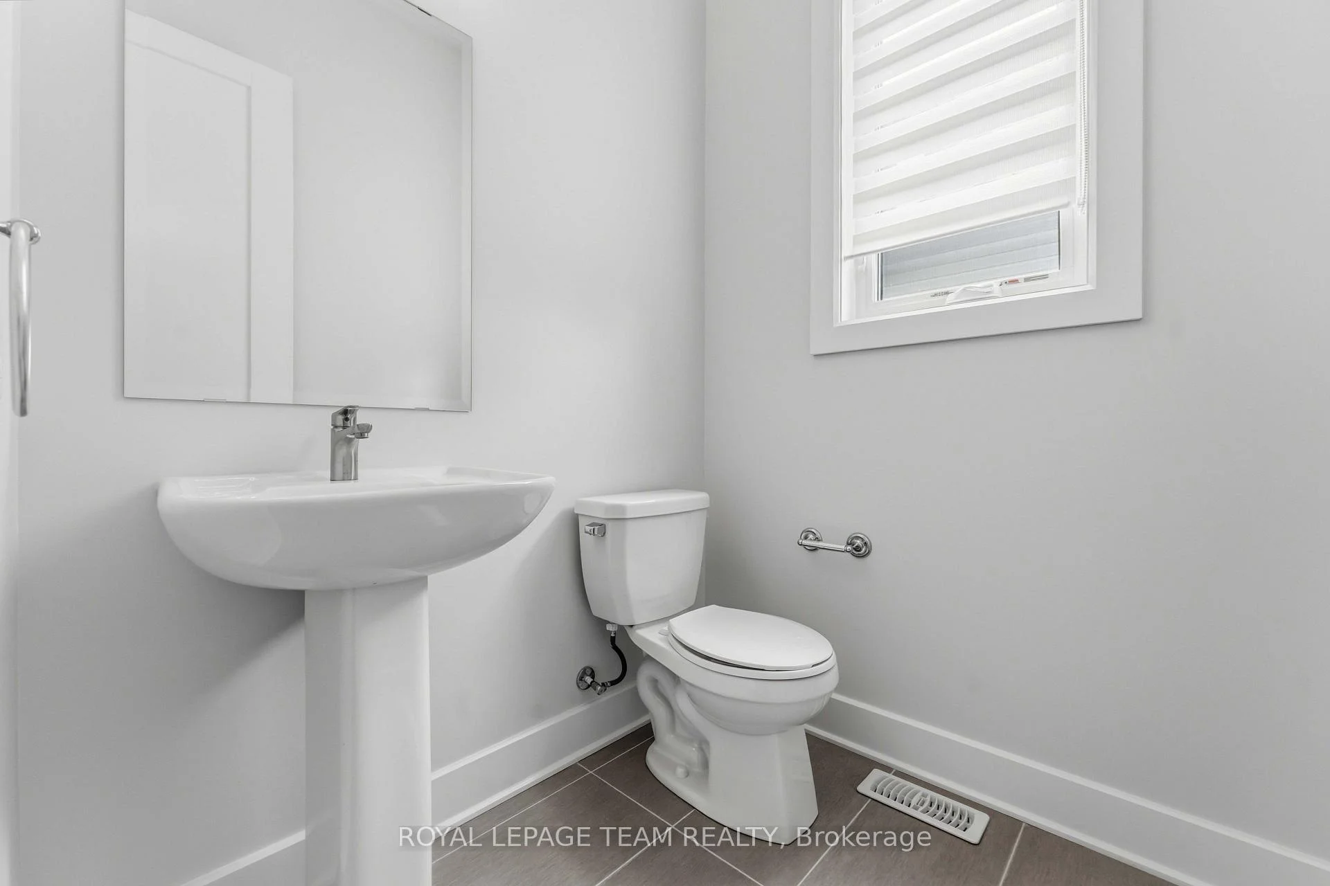 Photo 11 of 513 Bridgeport Avenue, Ottawa, Mahogany Community — HOMEH
