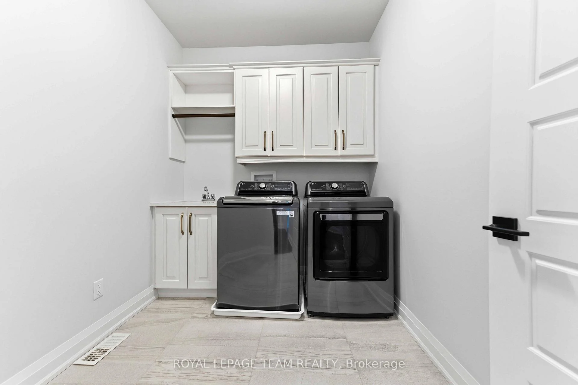 Photo 90 of 513 Bridgeport Avenue, Ottawa, Mahogany Community — HOMEH